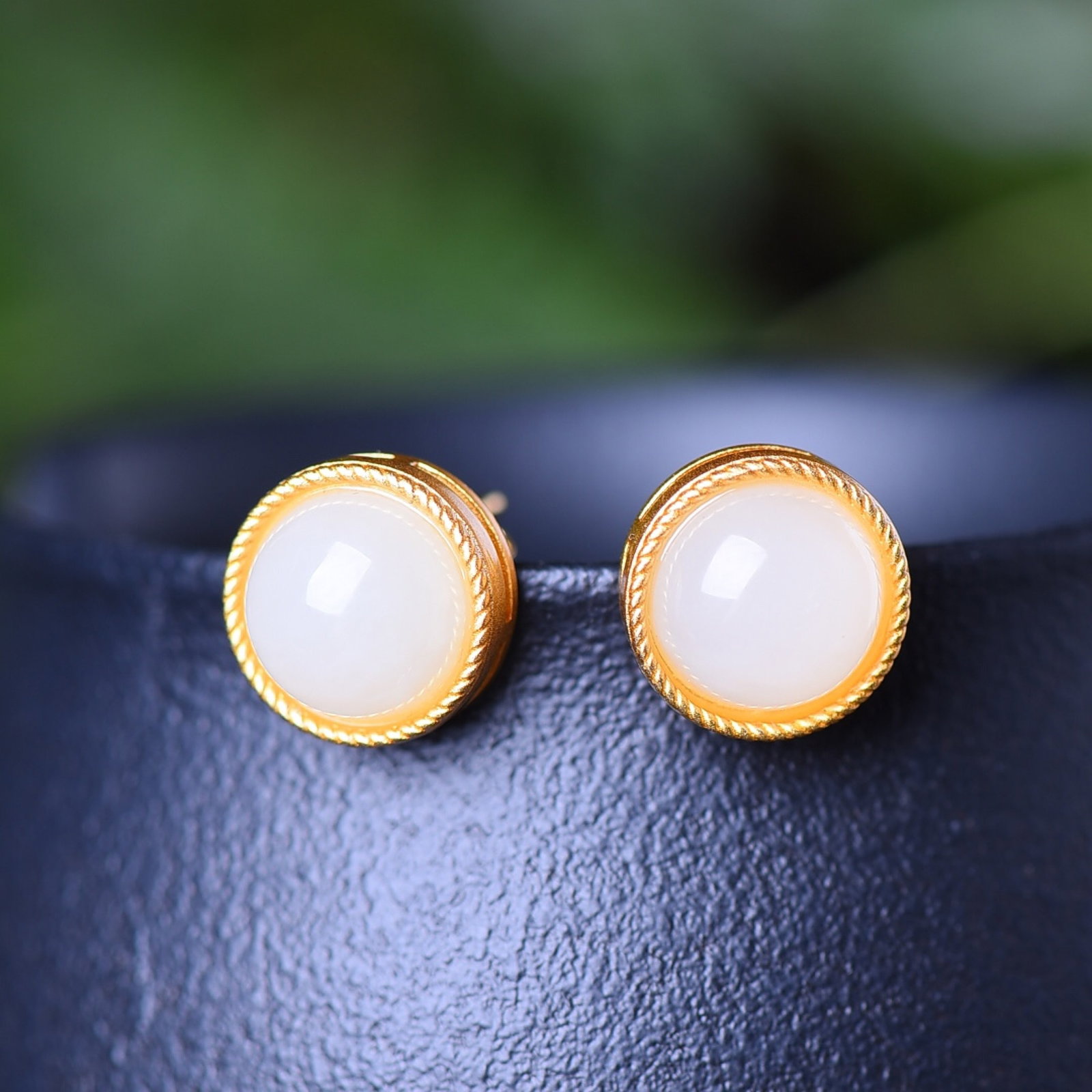 A Pair of Exquisite Sterling Silver-Gold Plated Inlaid White Jade Earrings - 3