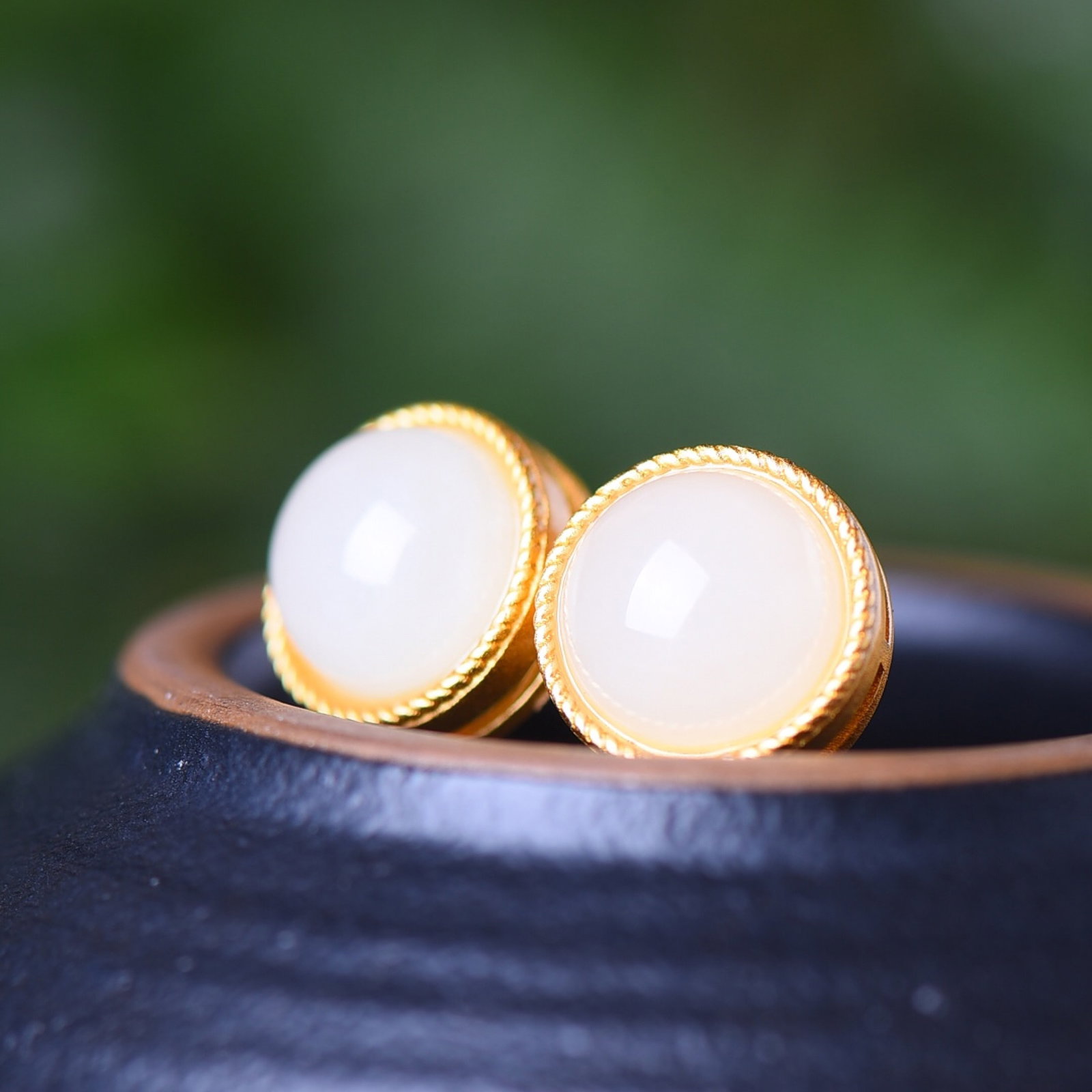 A Pair of Exquisite Sterling Silver-Gold Plated Inlaid White Jade Earrings - 4