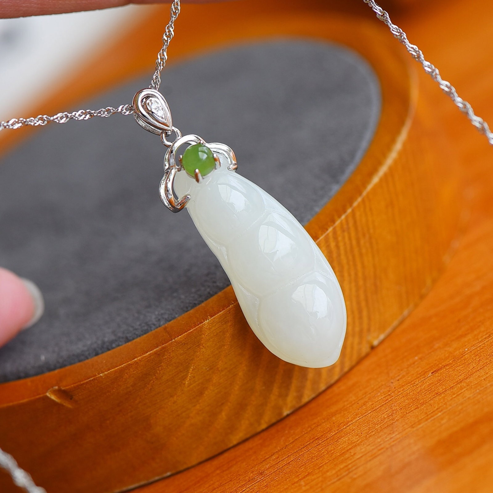 An Exquisite Sterling Silver Inlaid White Jade Pendant,Inlaid Jasper - 4