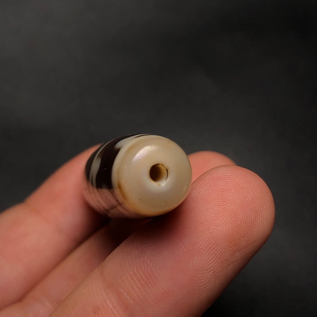 An Exquisite Three Eyes Dzi Bead Pendant - 9