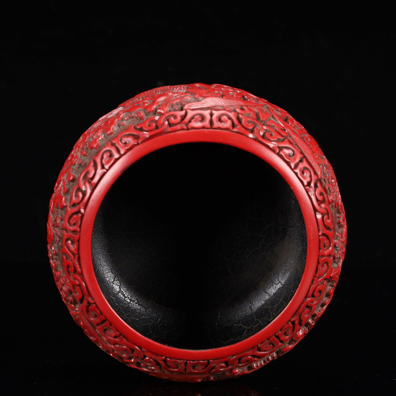 An Exquisite Carved Red Lacquer Landscape and Figure Pattern Box with Cover - 9