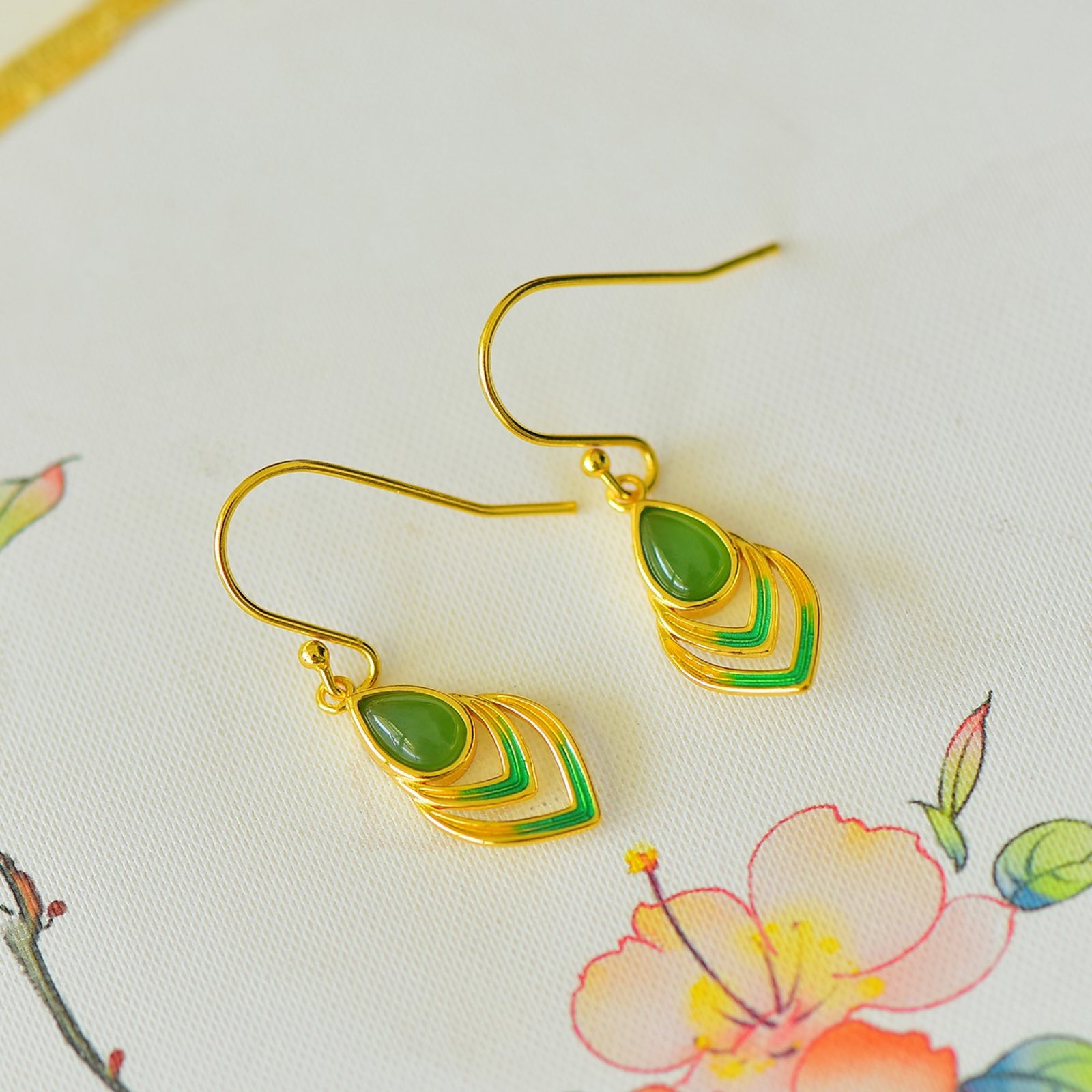 A Pair of Exquisite Sterling Silver-Gold Plated Inlaid Jasper Earrings - 3