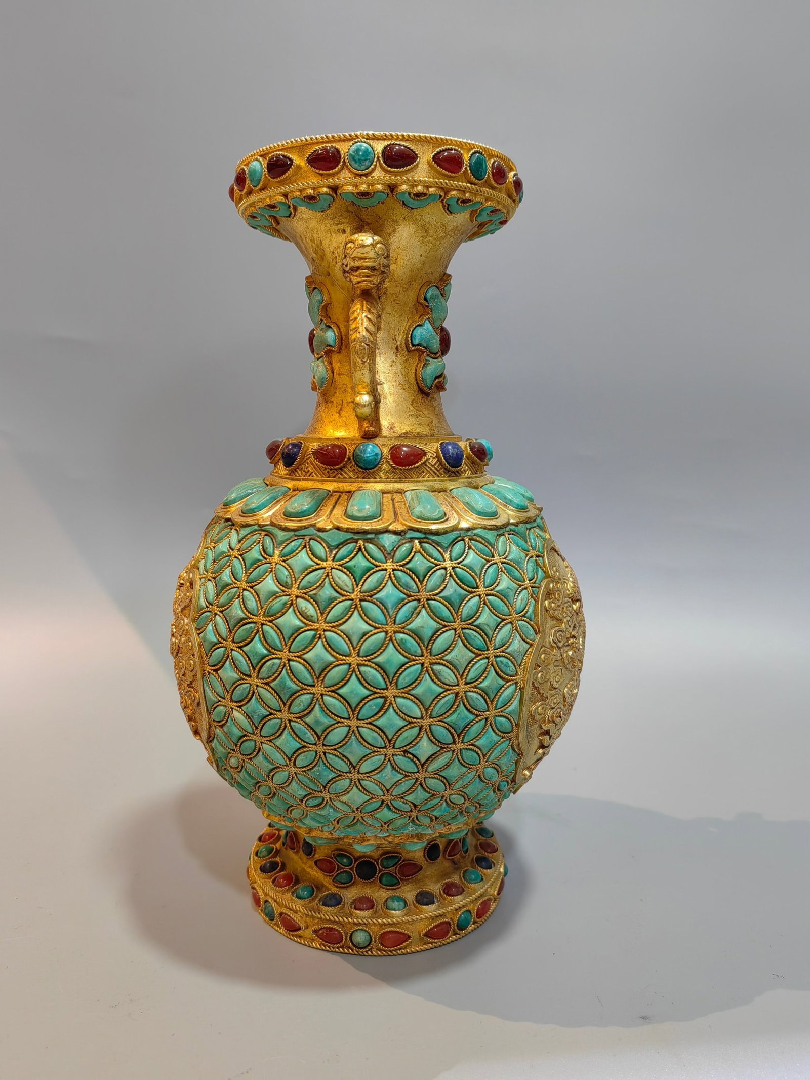 An Exquisite Gilt Bronze Auspicious Cloud and Dragon Pattern Dragon-Ears Vase,Inlaid Gems and Tur... - 4