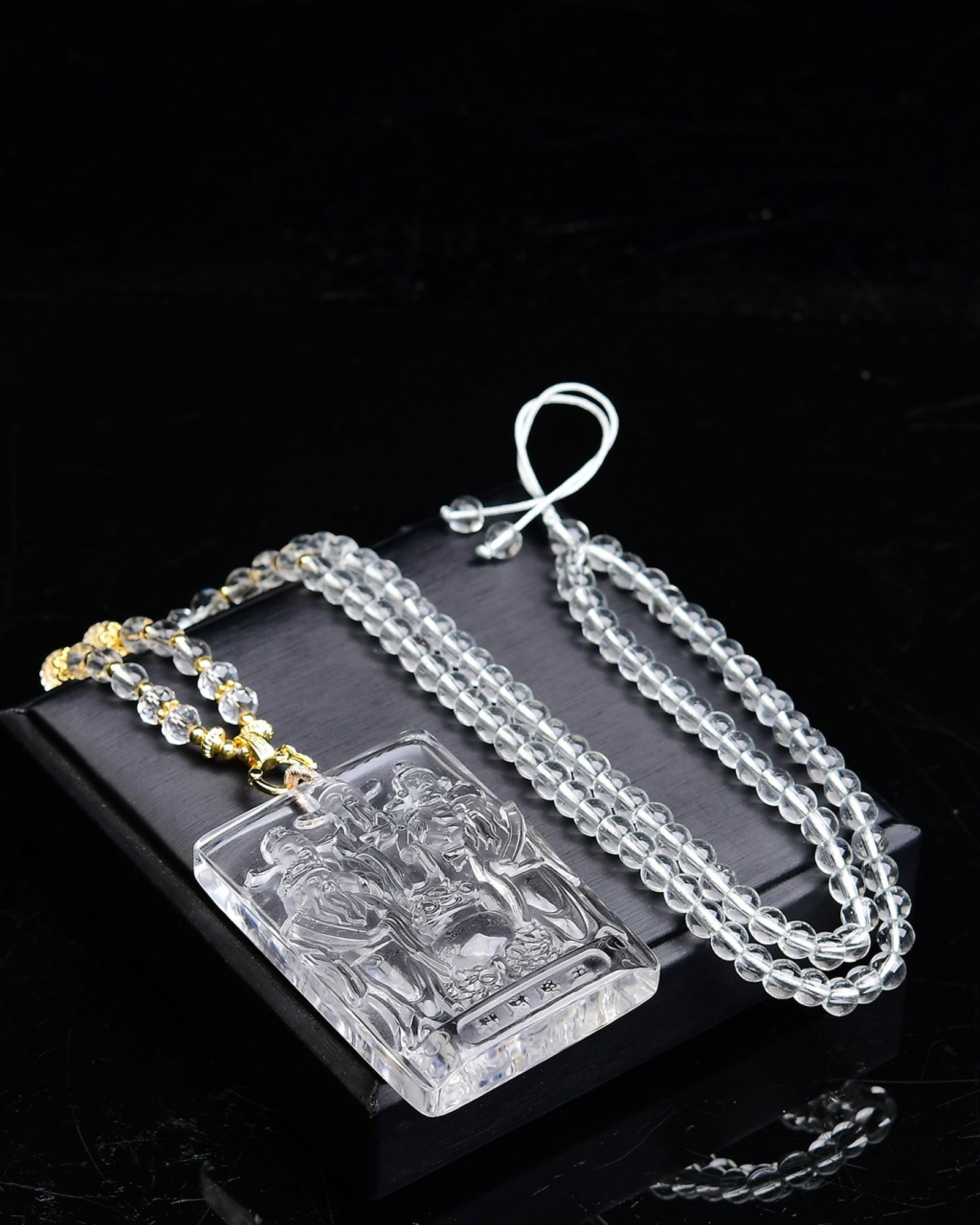 An Exquisite Crystal Mammon Pattern Pendant - 5
