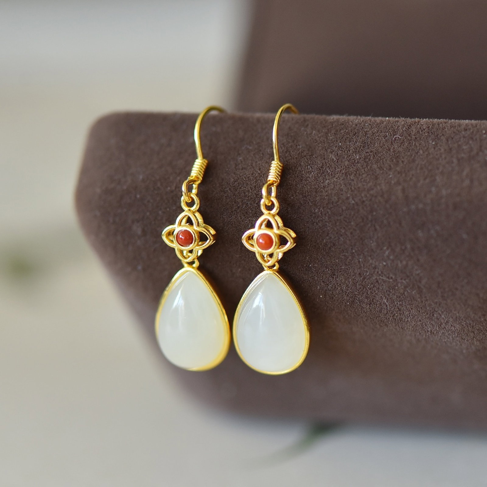 A Pair of Exquisite Sterling Silver-Gold Plated Inlaid White Jade Earrings - 3