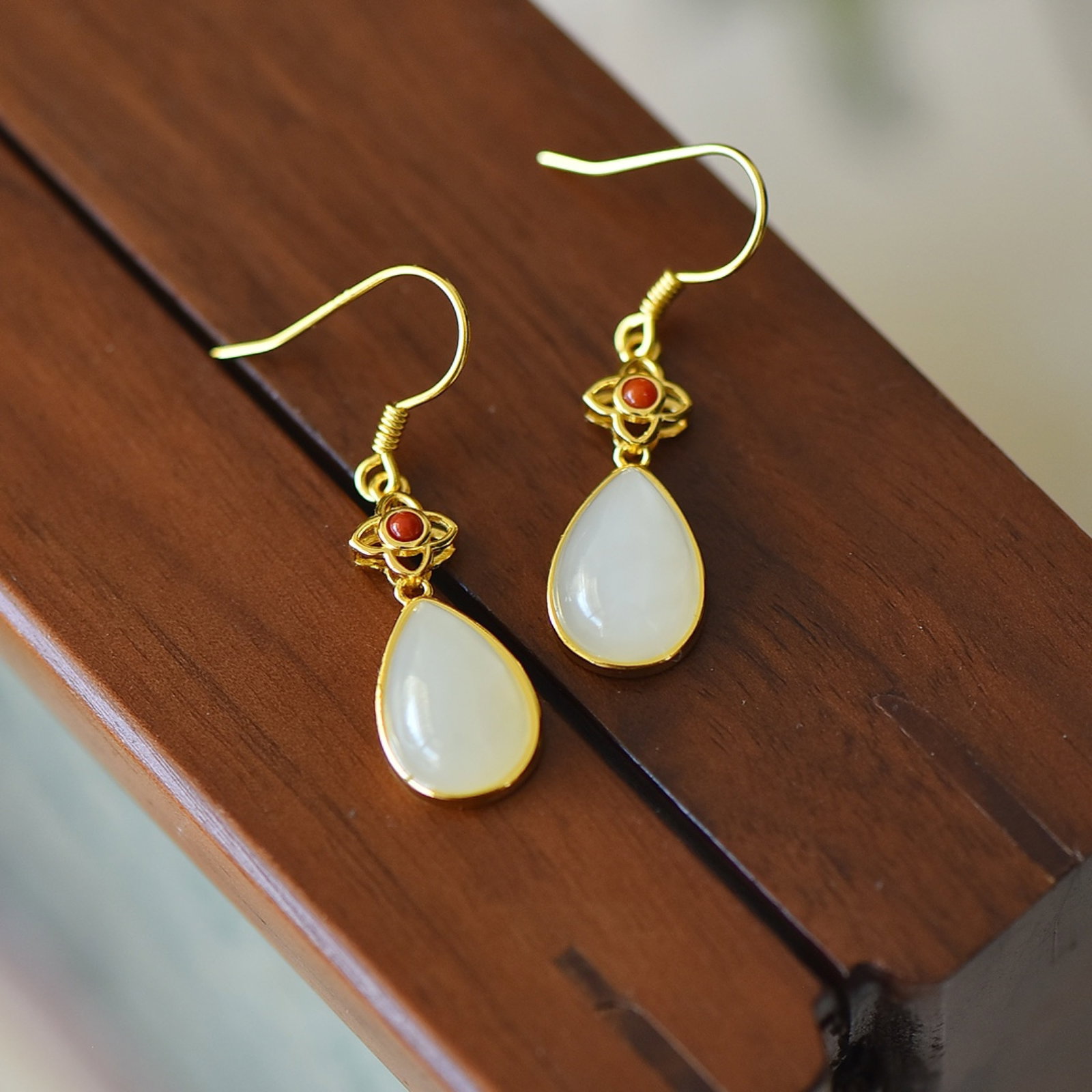A Pair of Exquisite Sterling Silver-Gold Plated Inlaid White Jade Earrings - 4