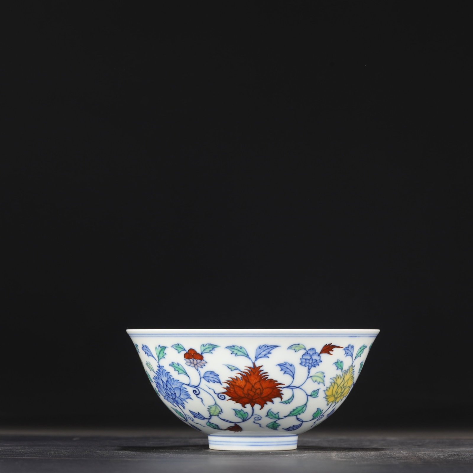 An Exquisite Blue and White Doucai Flower Pattern Bowl - 2