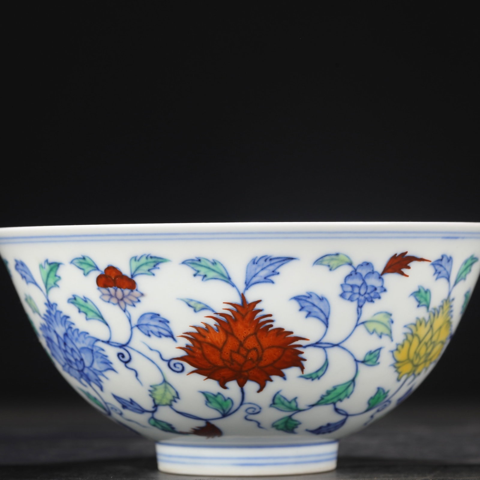 An Exquisite Blue and White Doucai Flower Pattern Bowl - 3