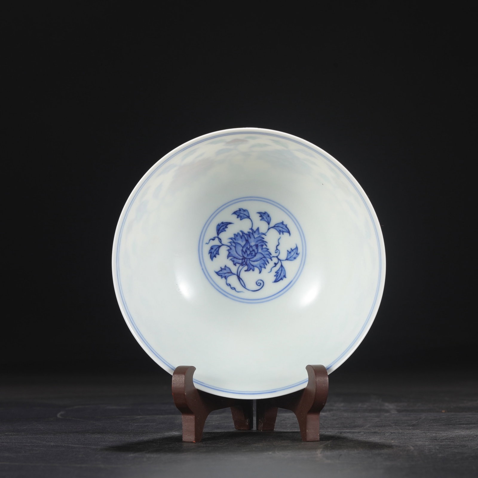 An Exquisite Blue and White Doucai Flower Pattern Bowl - 4