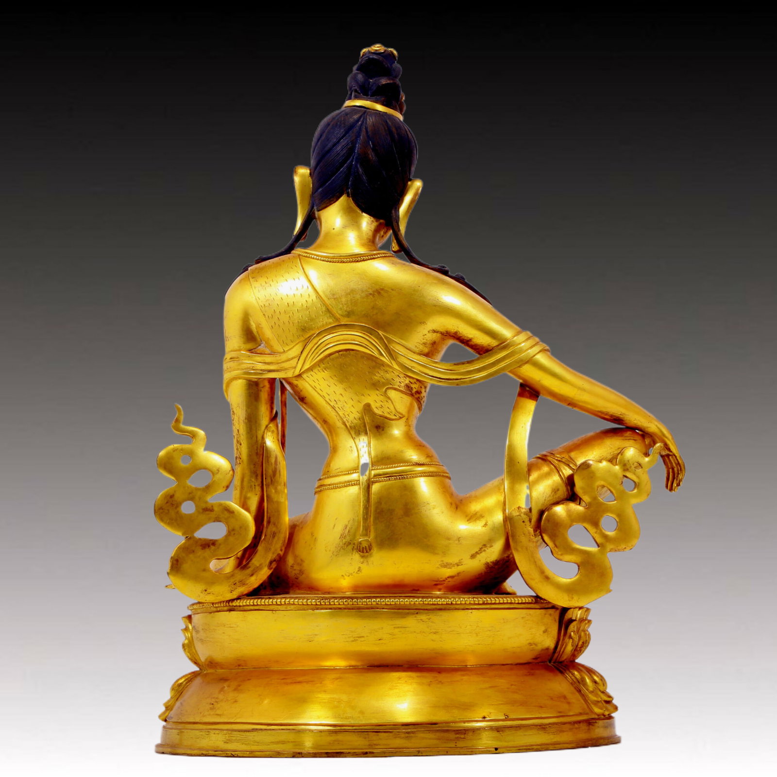 A solemn gilt bronze statue of Guanyin - 10