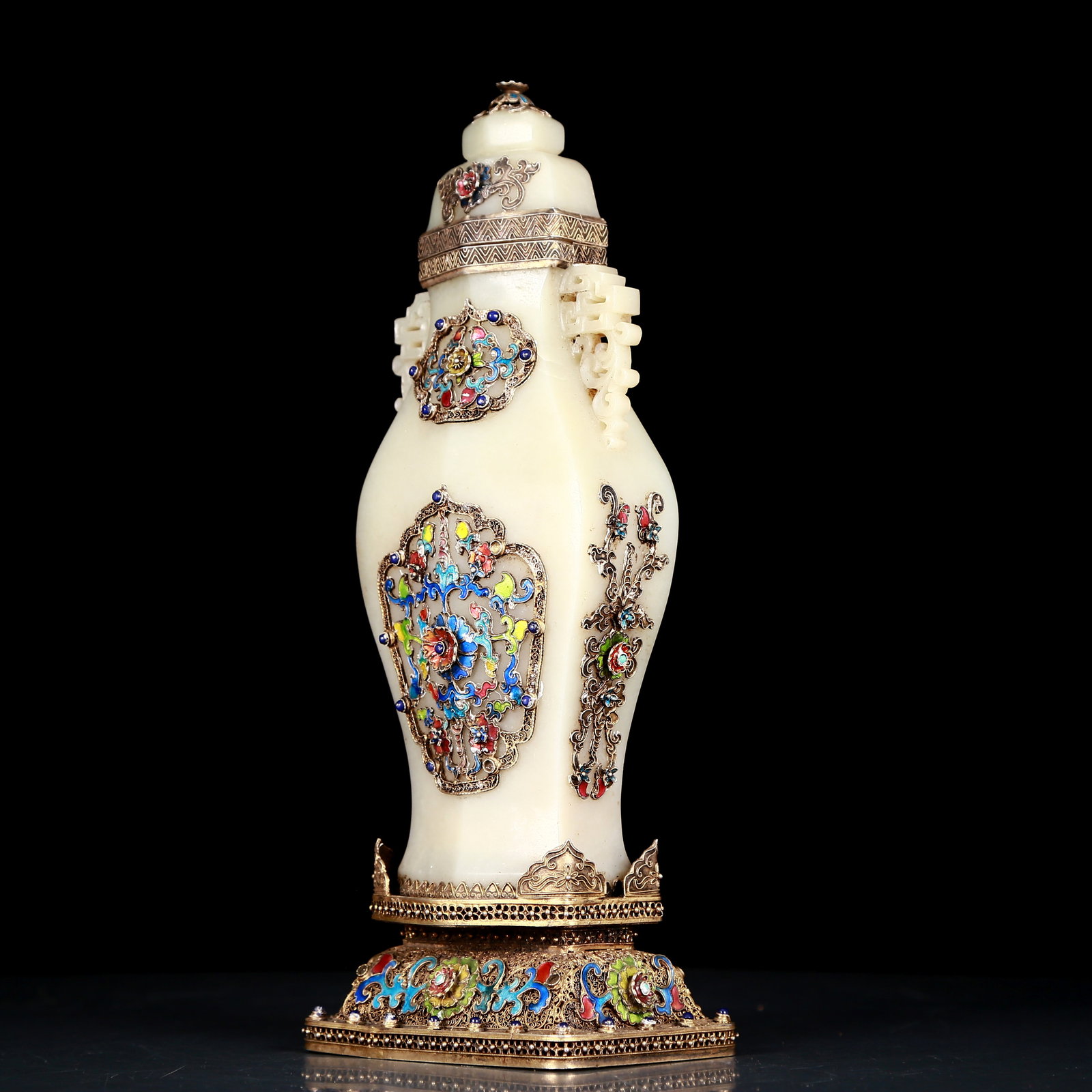 An exquisite white jade covered silver gilt and enamel amphora with lid - 4