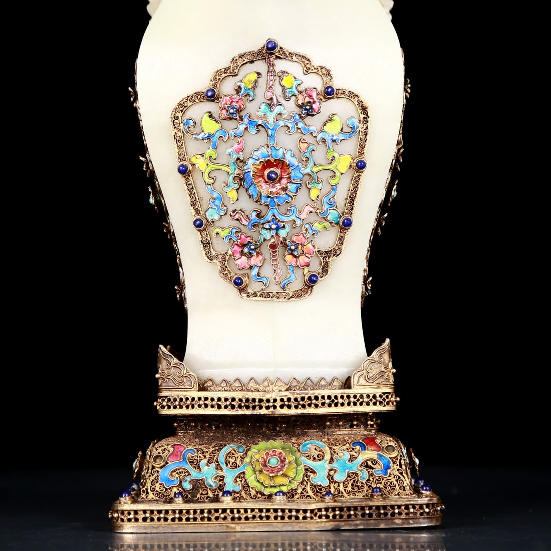 An exquisite white jade covered silver gilt and enamel amphora with lid - 8