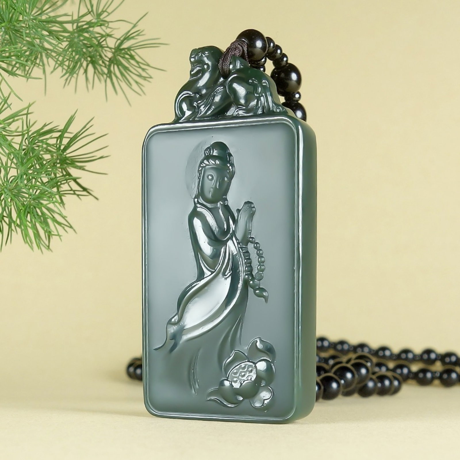 An Exquisite Greenish Jade Statue of Avalokitesvara Pendant - 2