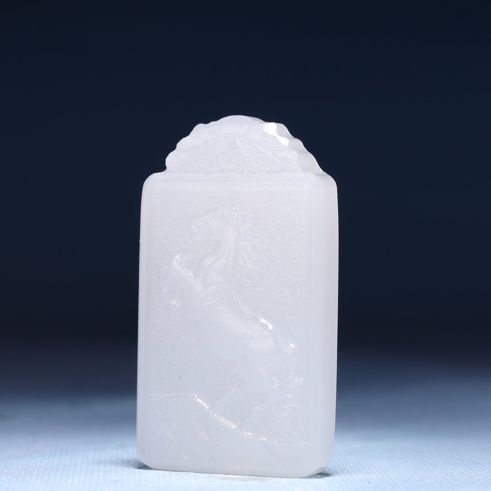 An Exquisite White Jade Horse Pattern Pendant - 2