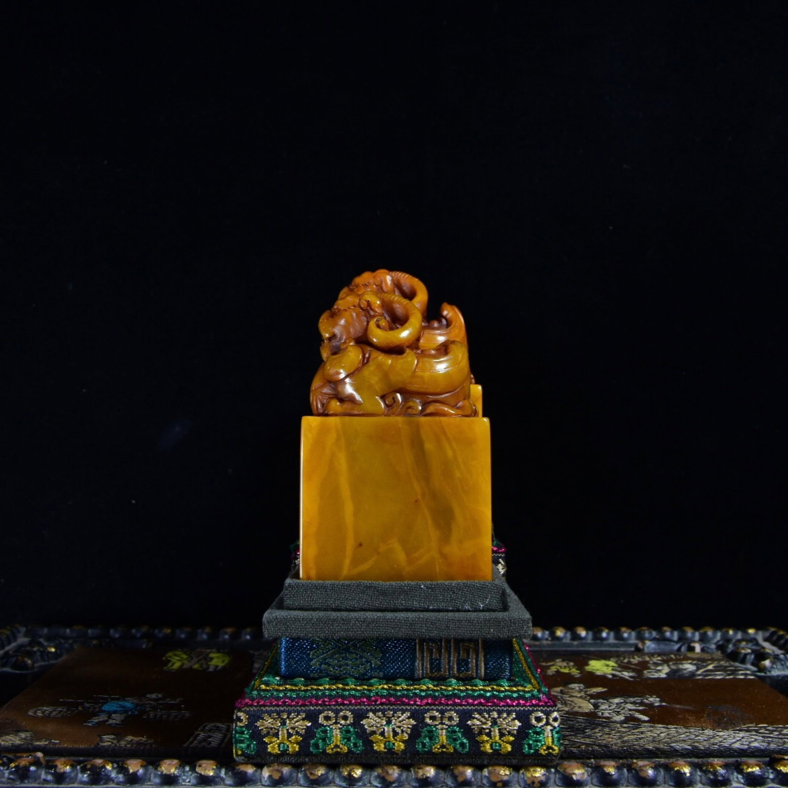 A Set of Fine Tianhuang Stone Auspicious Beast Pattern Seals - 5