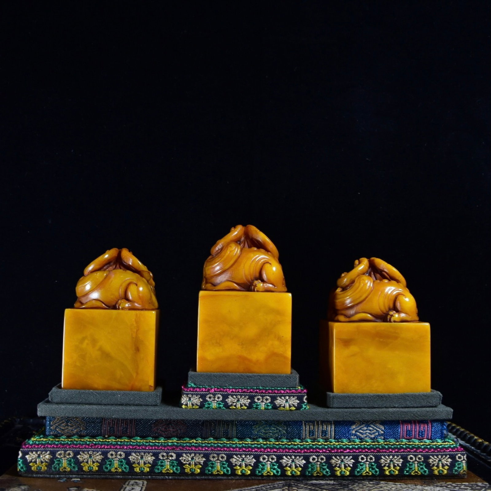 A Set of Fine Tianhuang Stone Auspicious Beast Pattern Seals - 6