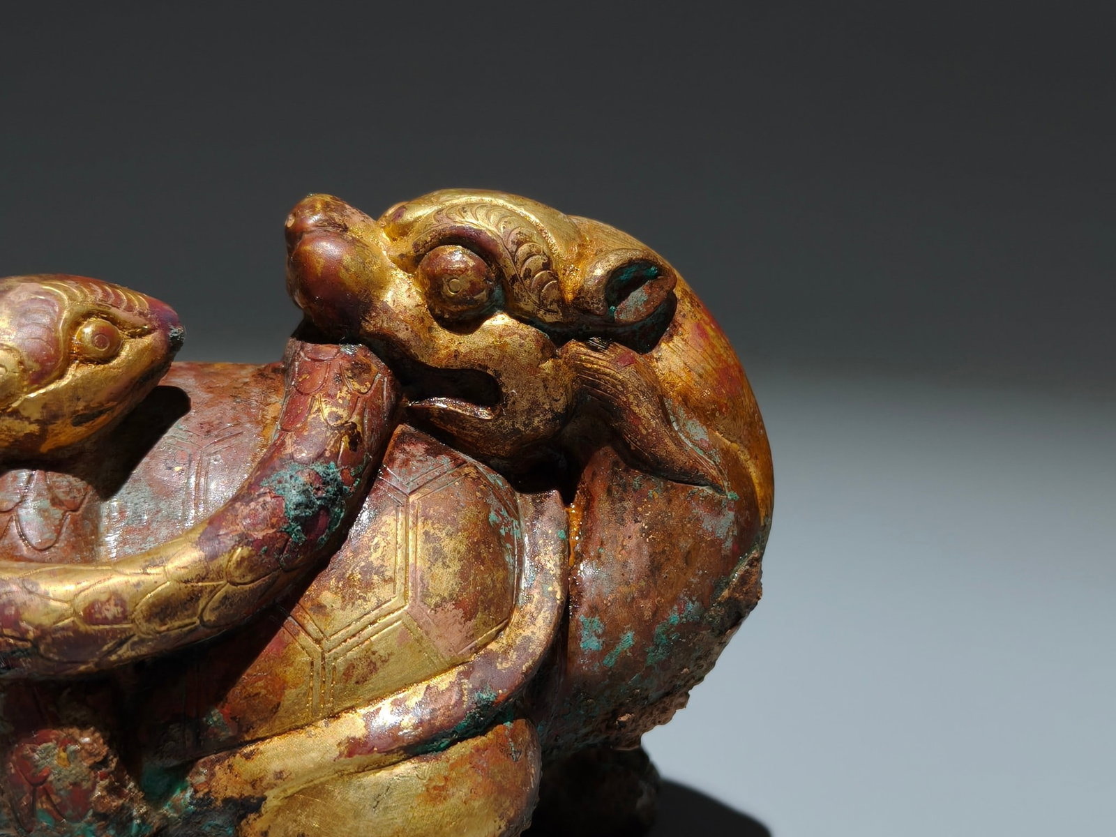 An Exquisite Gilt Bronze Snake Pattern Turtle Ornament - 2