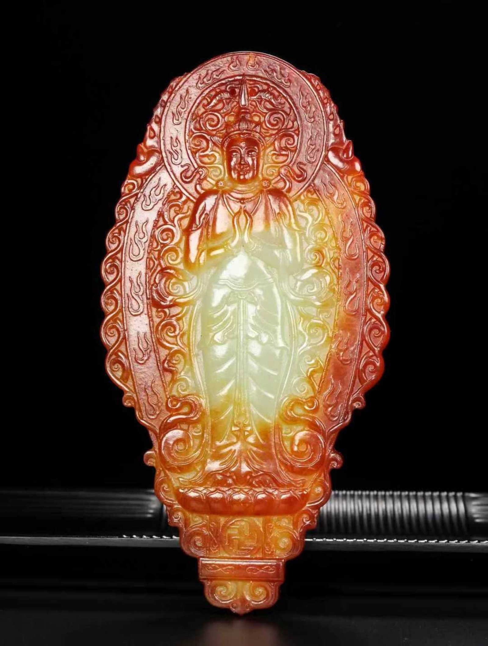 An Exquisite White Jade Buddha Statue Pattern Pendant - 3