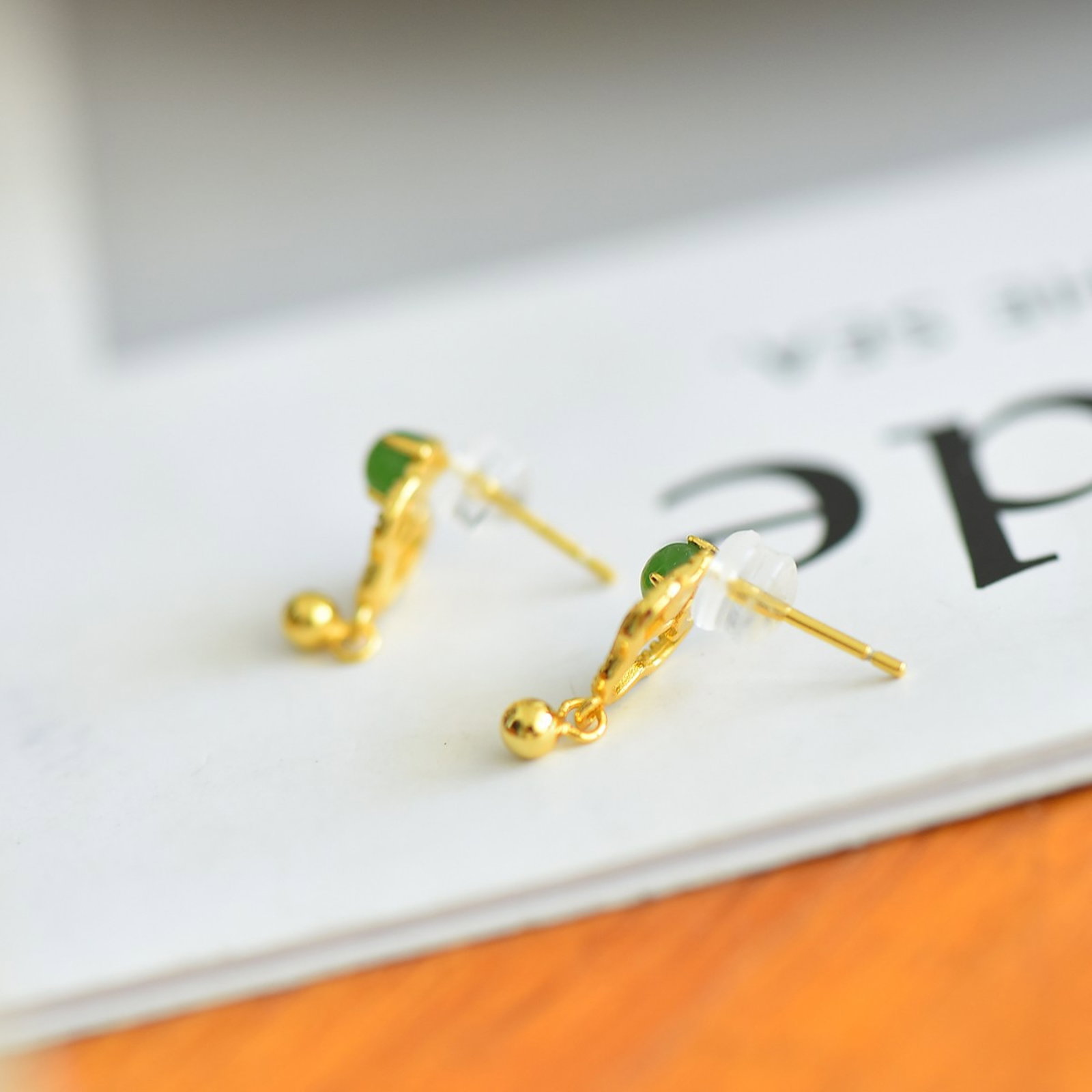 A Pair of Exquisite Sterling Silver-Gold Plated Inlaid Jasper Earrings - 2