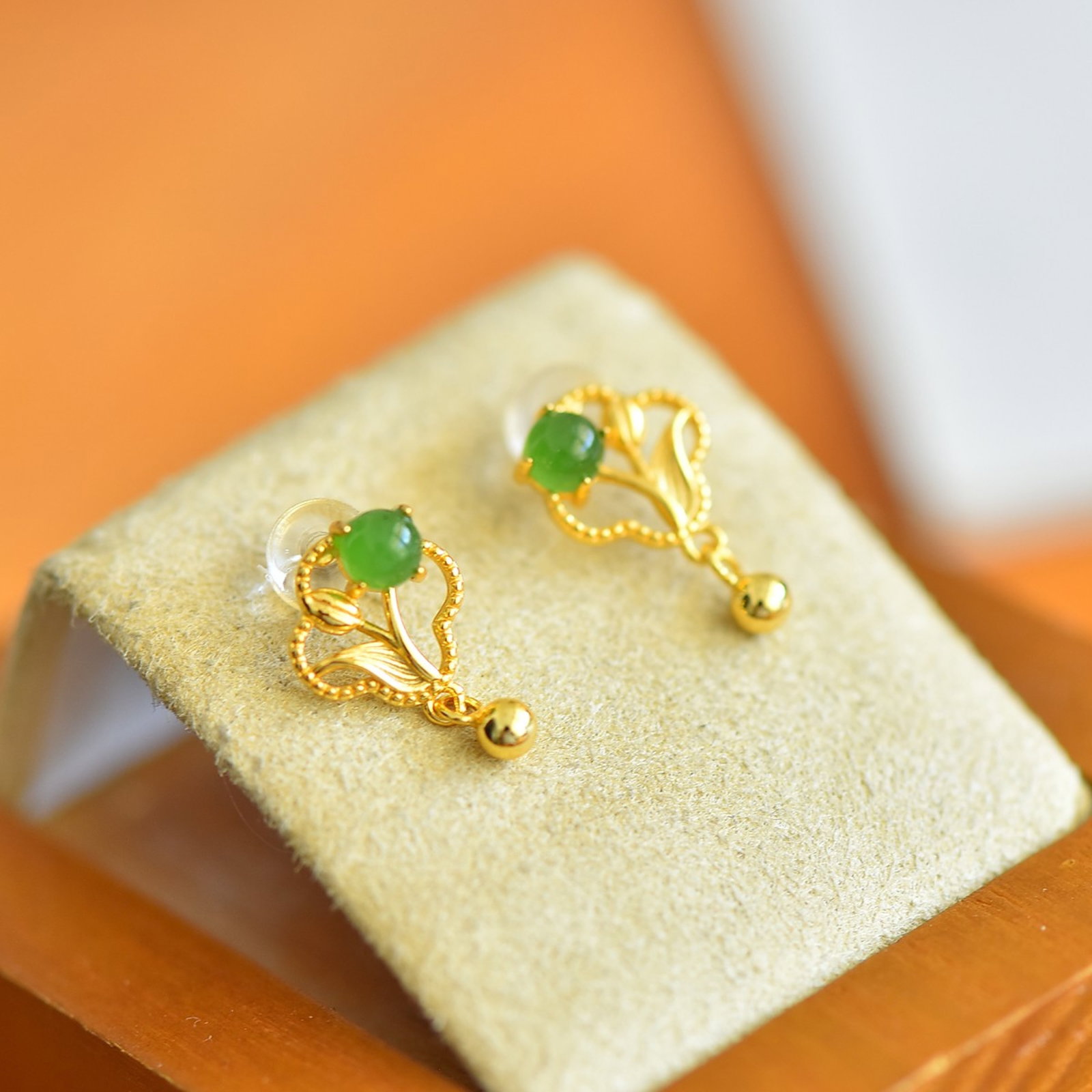 A Pair of Exquisite Sterling Silver-Gold Plated Inlaid Jasper Earrings - 3