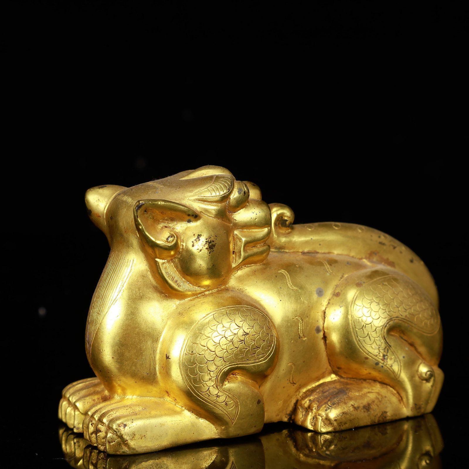 A Rare Gilt Bronze Lion Ornament - 3