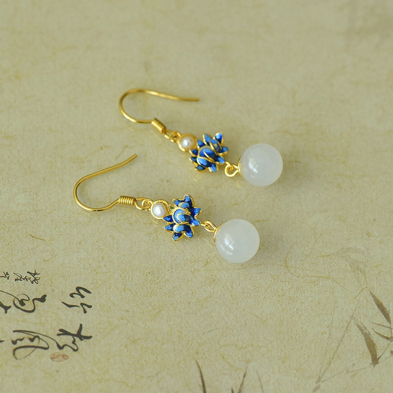 A Pair of Exquisite Sterling Silver-Gold Plated Inlaid White Jade Earrings - 4