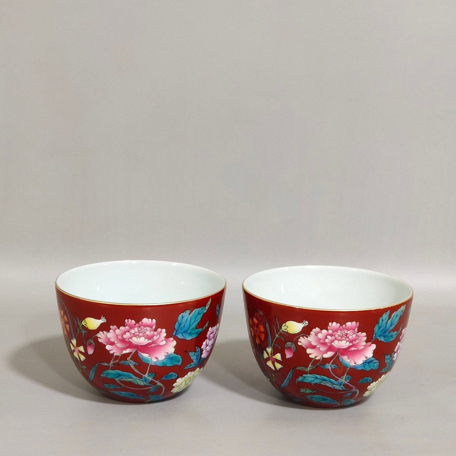 A Pair of Exquisite Enamel Red Glazed Flower Pattern Cups - 2
