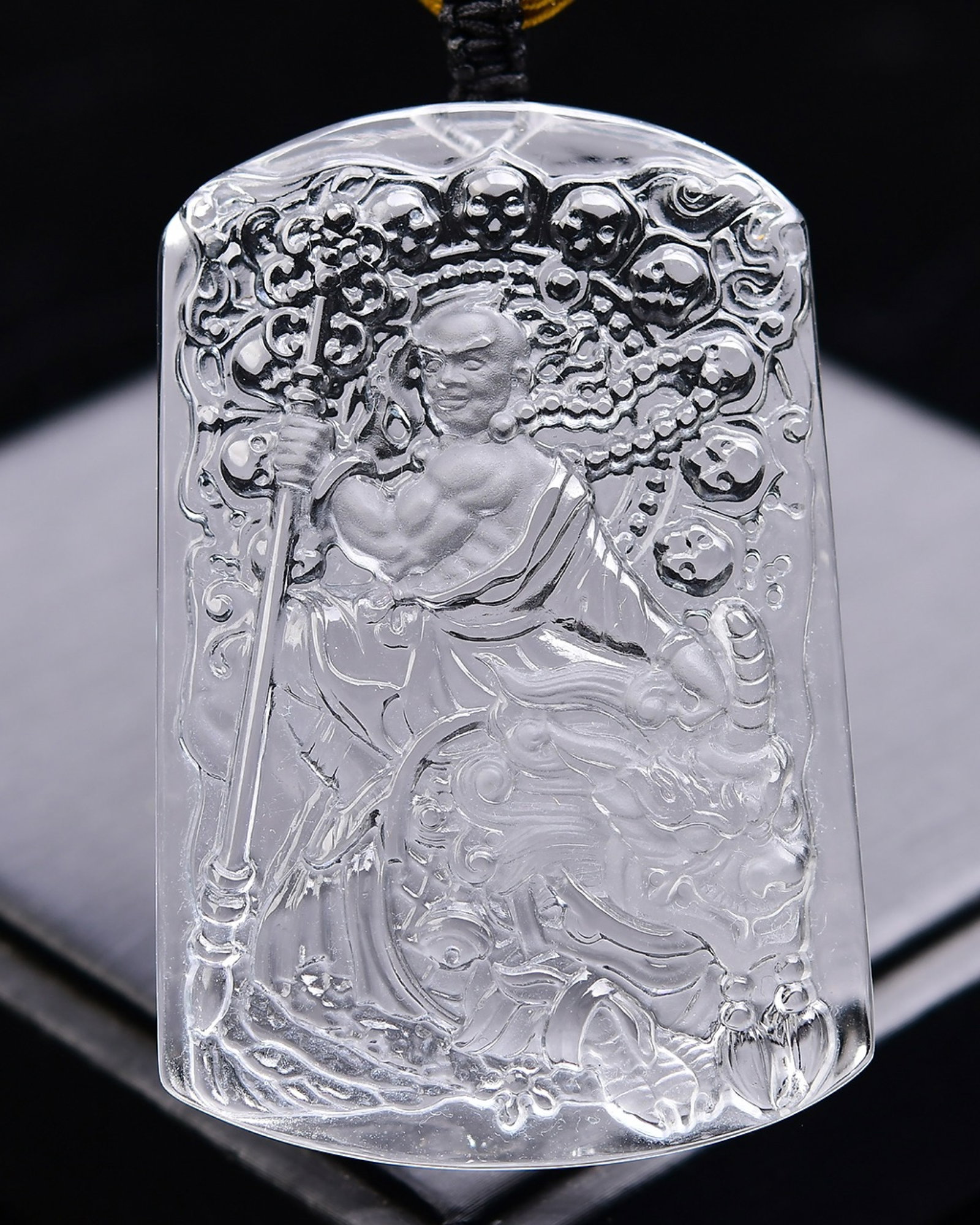 An Exquisite Crystal Statue of Kshitigarbha Bodhisattva Pattern Pendant - 2