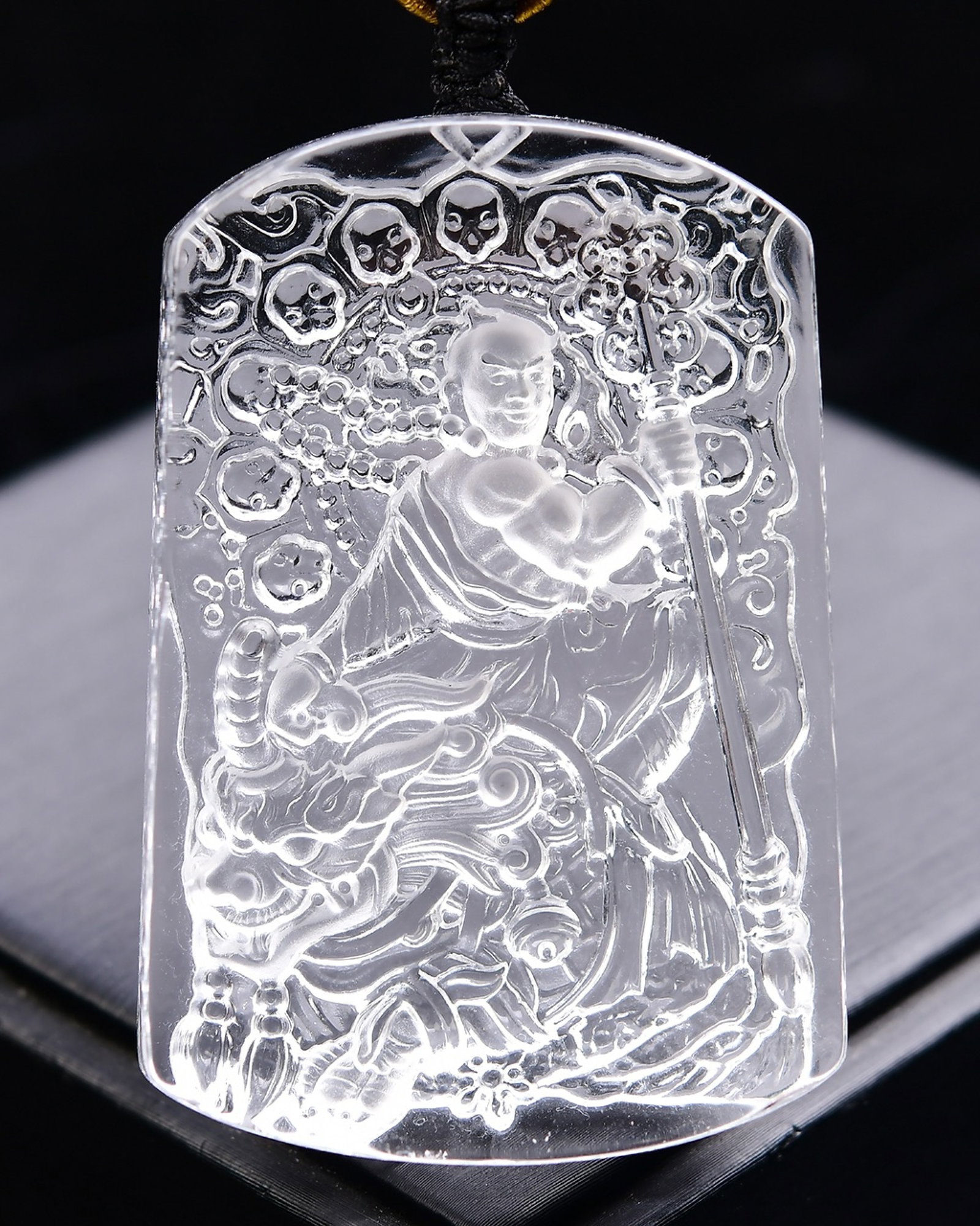An Exquisite Crystal Statue of Kshitigarbha Bodhisattva Pattern Pendant - 3