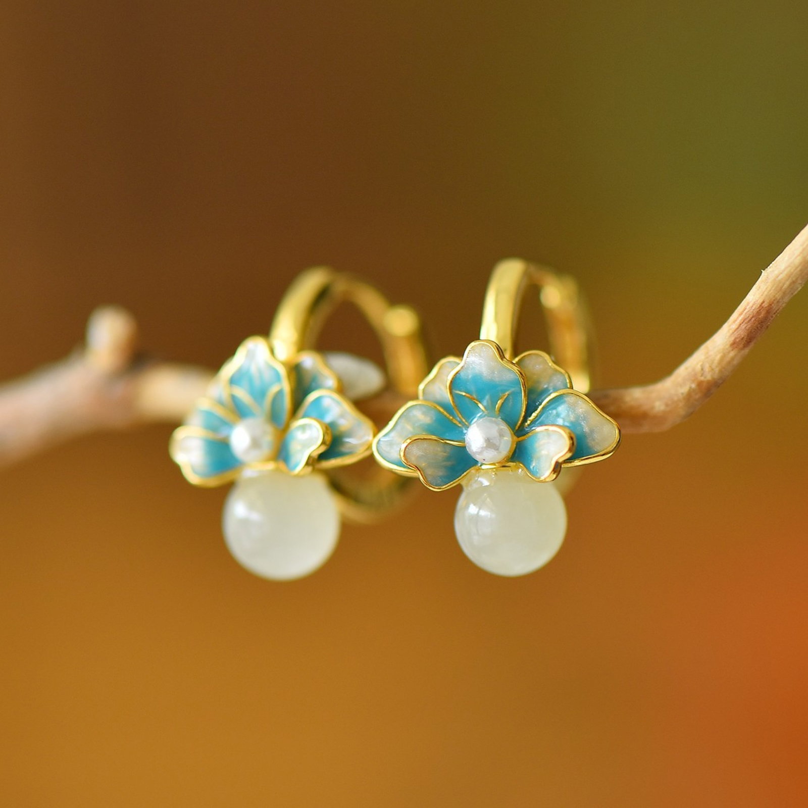 A Pair of Exquisite Sterling Silver-Gold Plated Inlaid White Jade Earrings,Inlaid Pearls - 2
