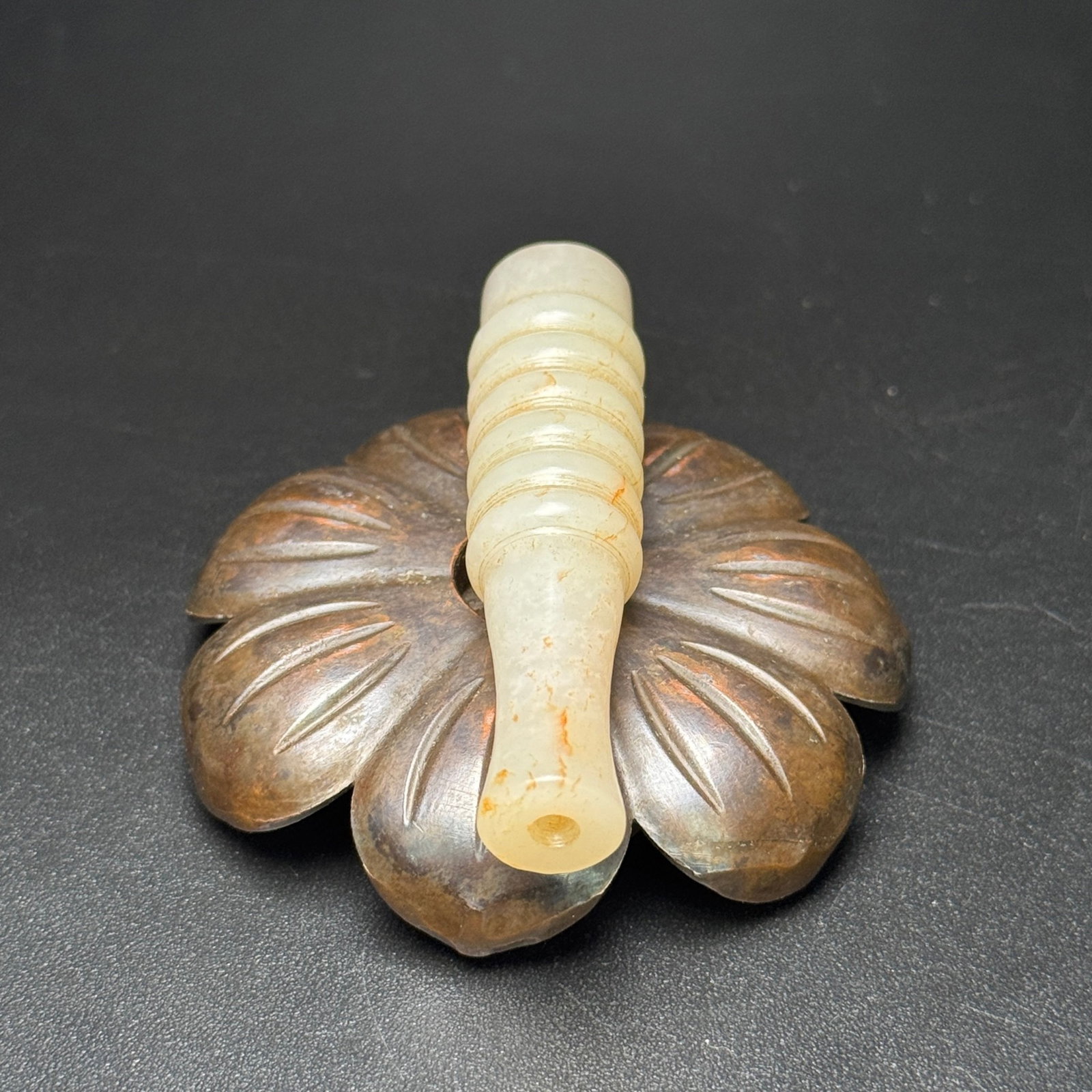 An Exquisite White Jade Pendant - 5