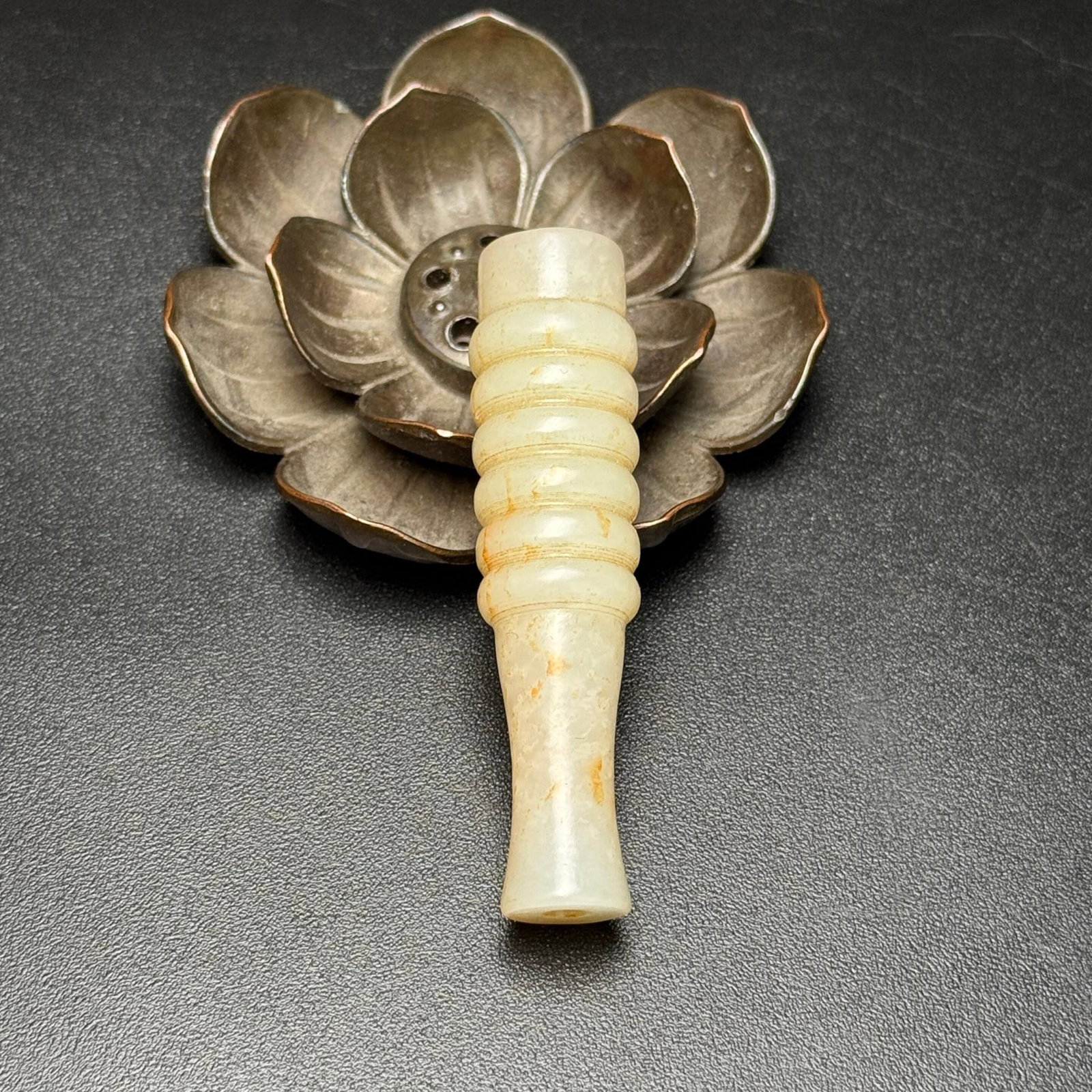 An Exquisite White Jade Pendant - 7