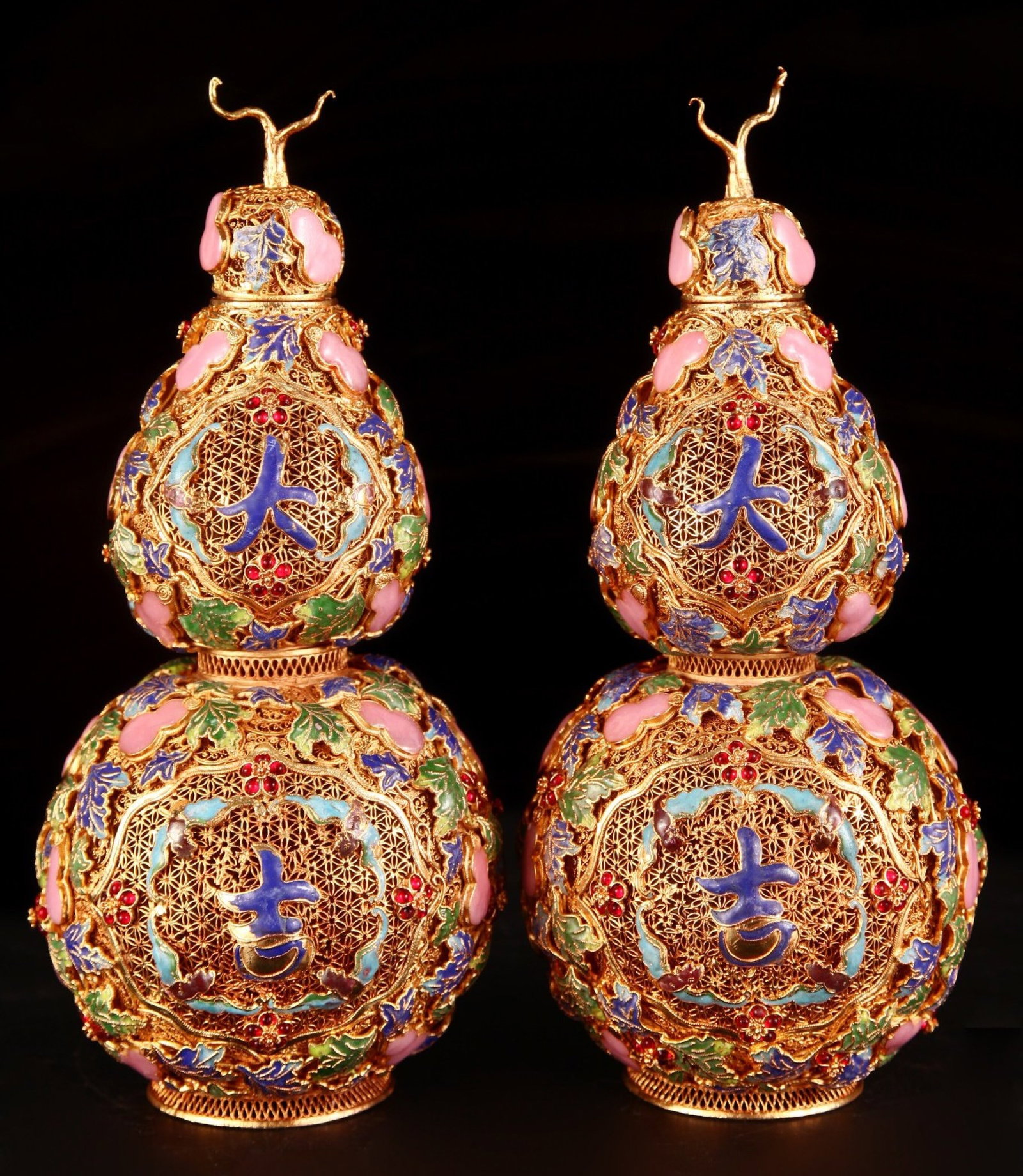 A Pair of Exquisite Filigree and Gilding Gourd Pattern Gourd Vases,Inlaid Gems: Estimated Value:5600-11000 A Pair of Exquisite Filigree and Gilding Gourd Pattern Gourd Vases,Inlaid Gems,Qing Dynasty,China,Qianlong Four-character Mark,Size:7.1inx4.7in,Weight:1911g