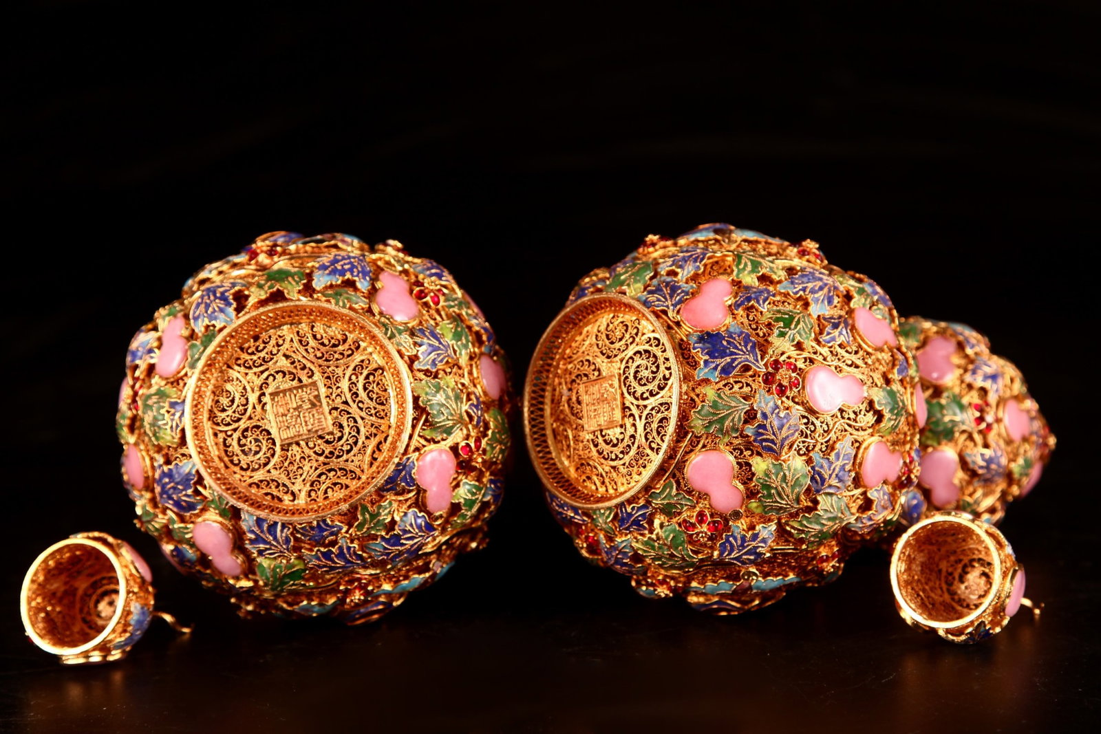 A Pair of Exquisite Filigree and Gilding Gourd Pattern Gourd Vases,Inlaid Gems - 4