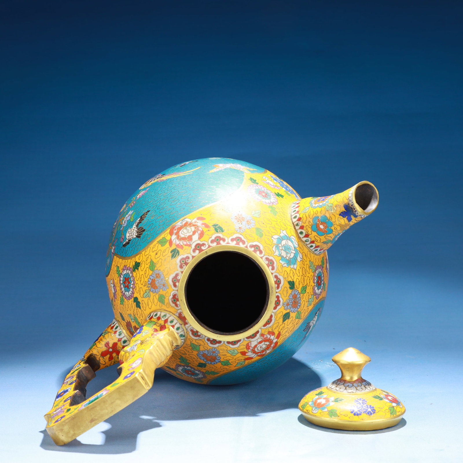 An Exquisite Cloisonne Flower and Bird Pattern Teapot - 9