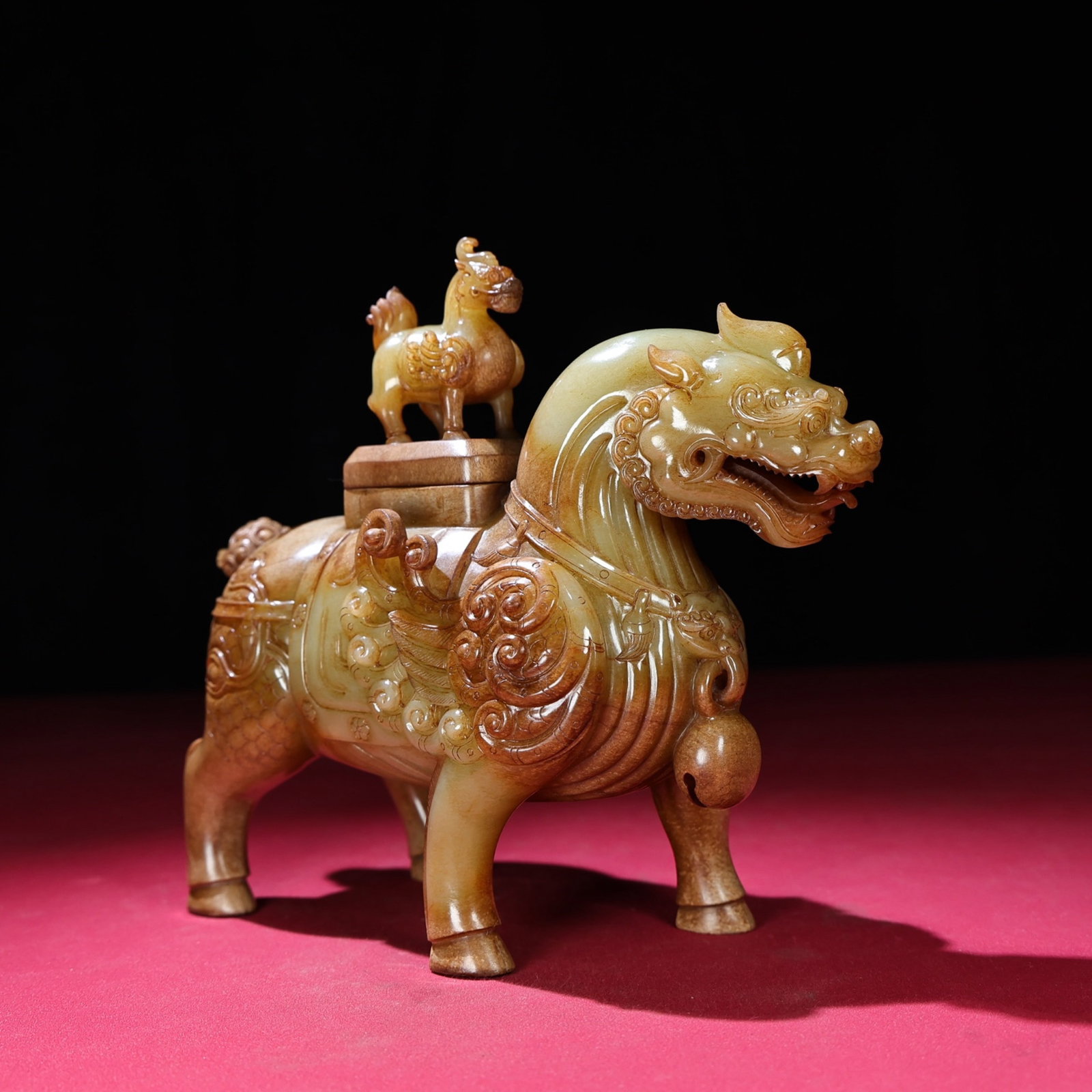 An Exquisite White Jade Lion-Shaped Utensil - 2