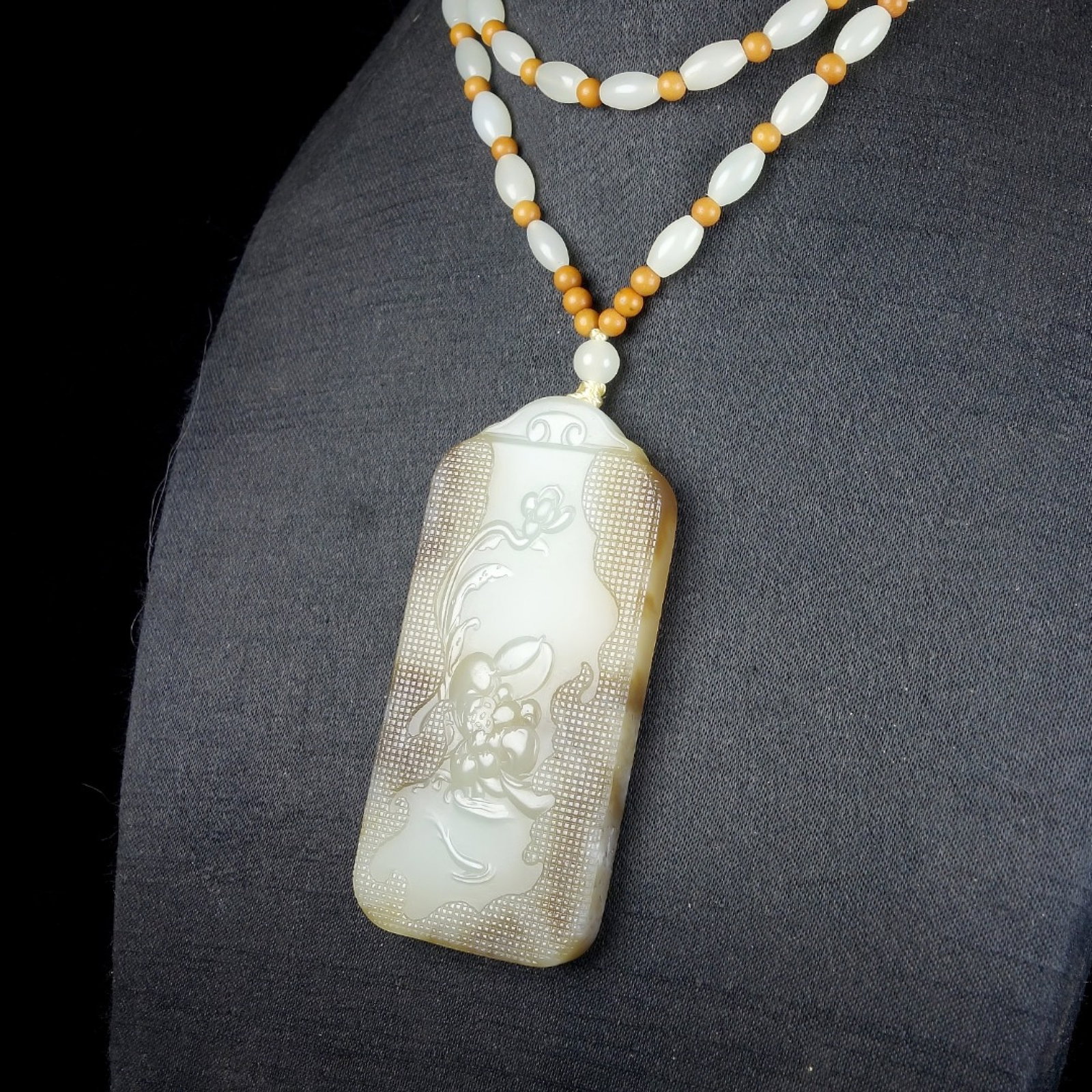 An Exquisite White Jade Lotus Pattern Pendant - 5