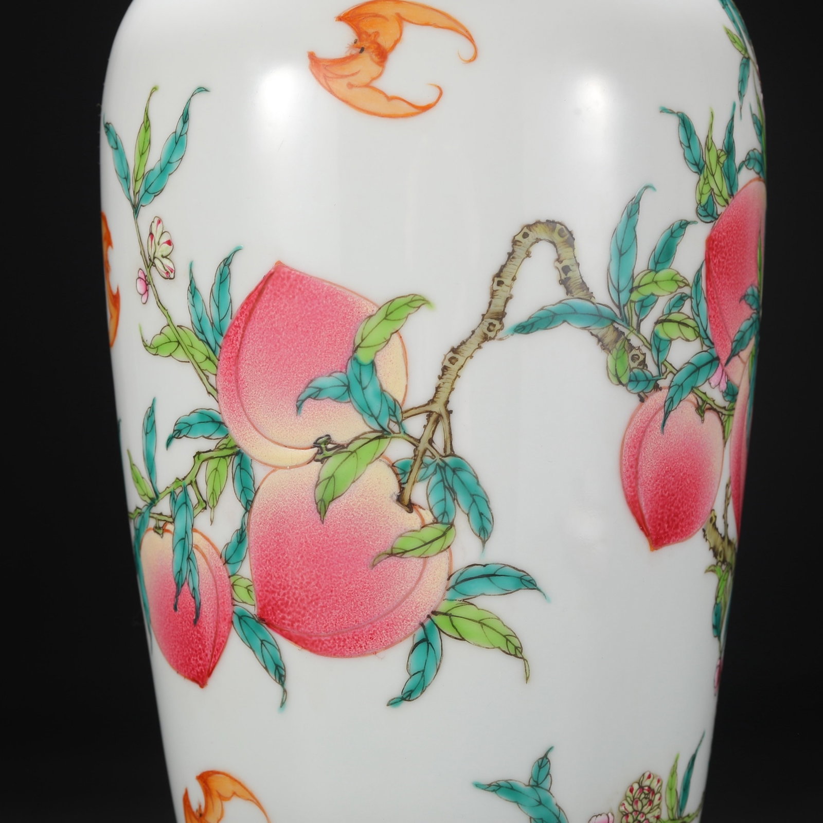 A Rare Famille-Rose Bats and Peach Pattern Vase - 8
