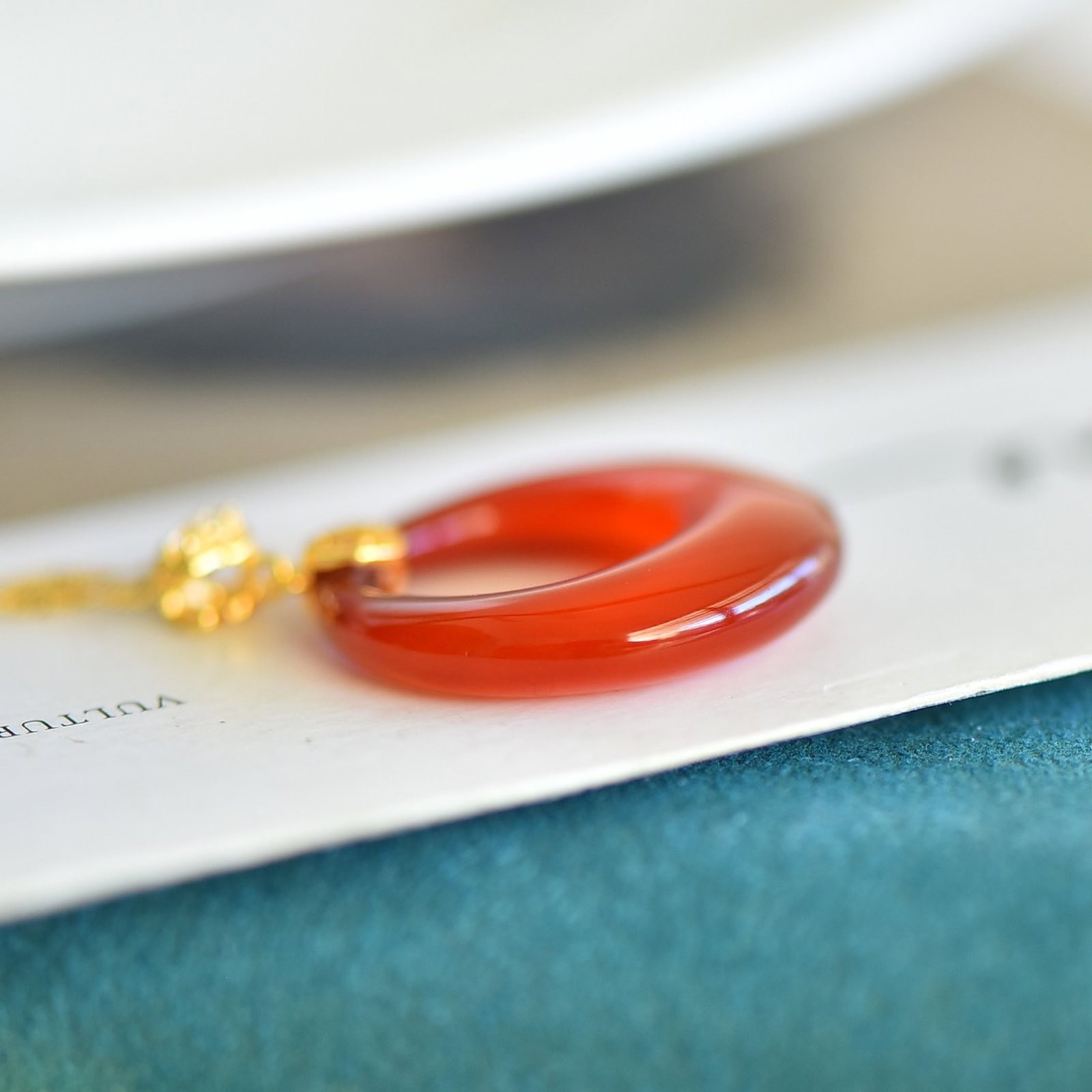 An Exquisite Sterling Silver-Gold Plated Inlaid Agate Pendant - 3