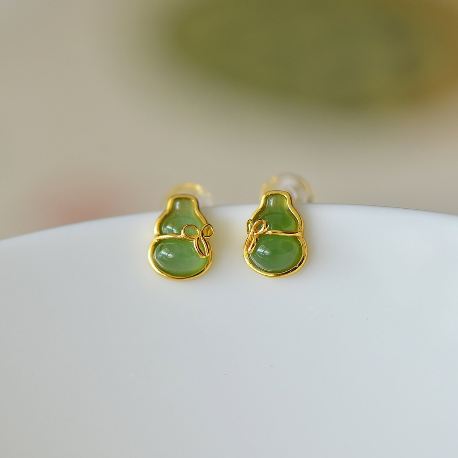 A Pair of Exquisite Sterling Silver-Gold Plated Inlaid Jasper Earrings - 2