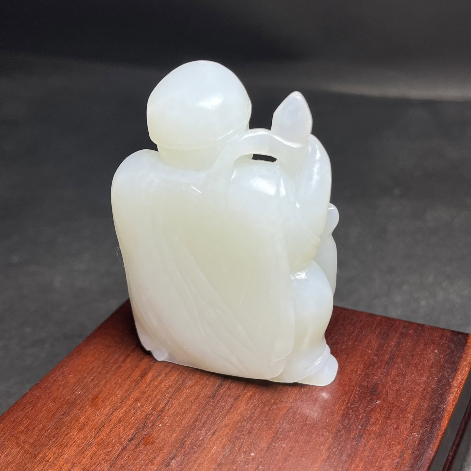 An Exquisite White Jade Figure Hand Piece - 4