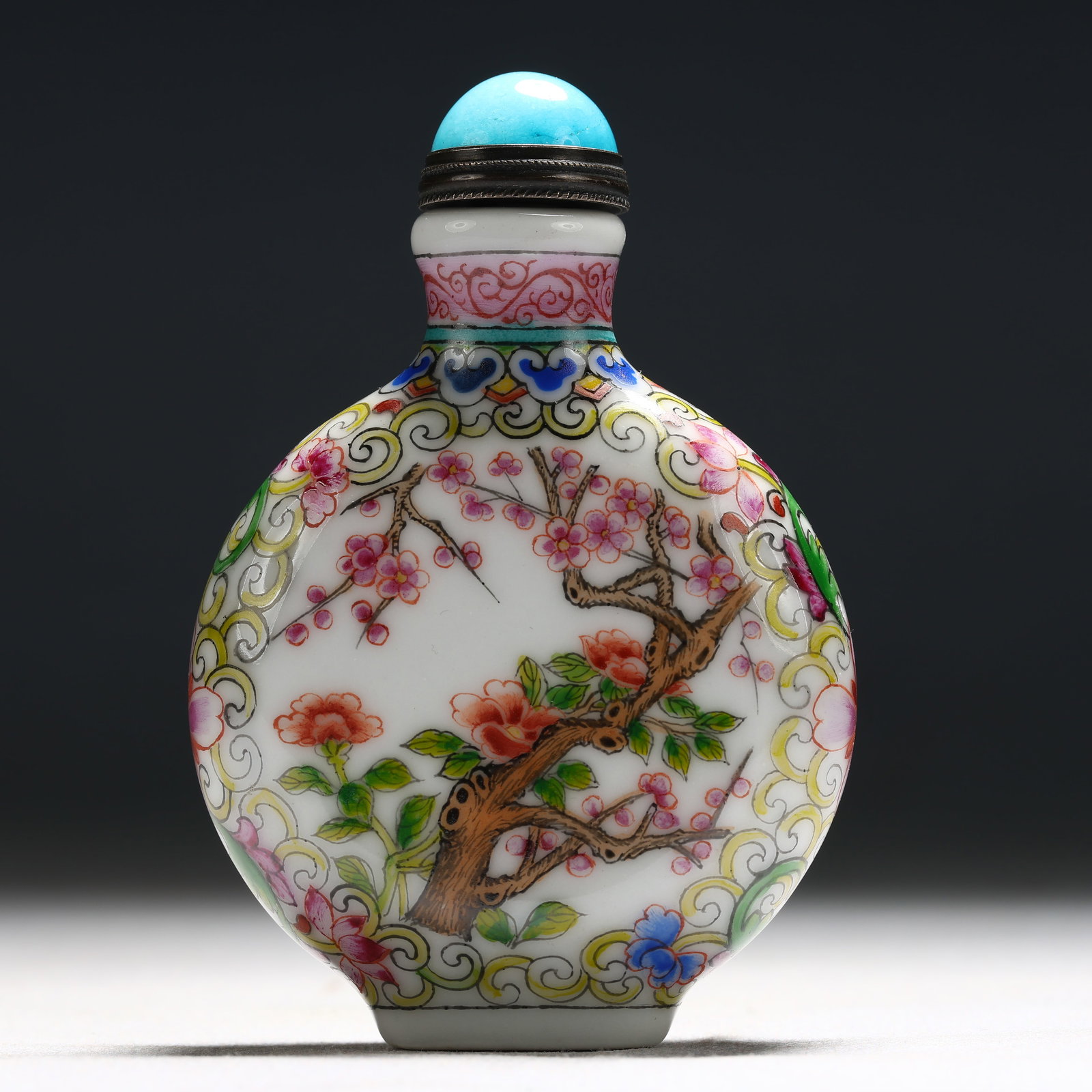 An Exquisite Enamel Flower and Butterfly Pattern Porcelain Snuff Bottle - 3