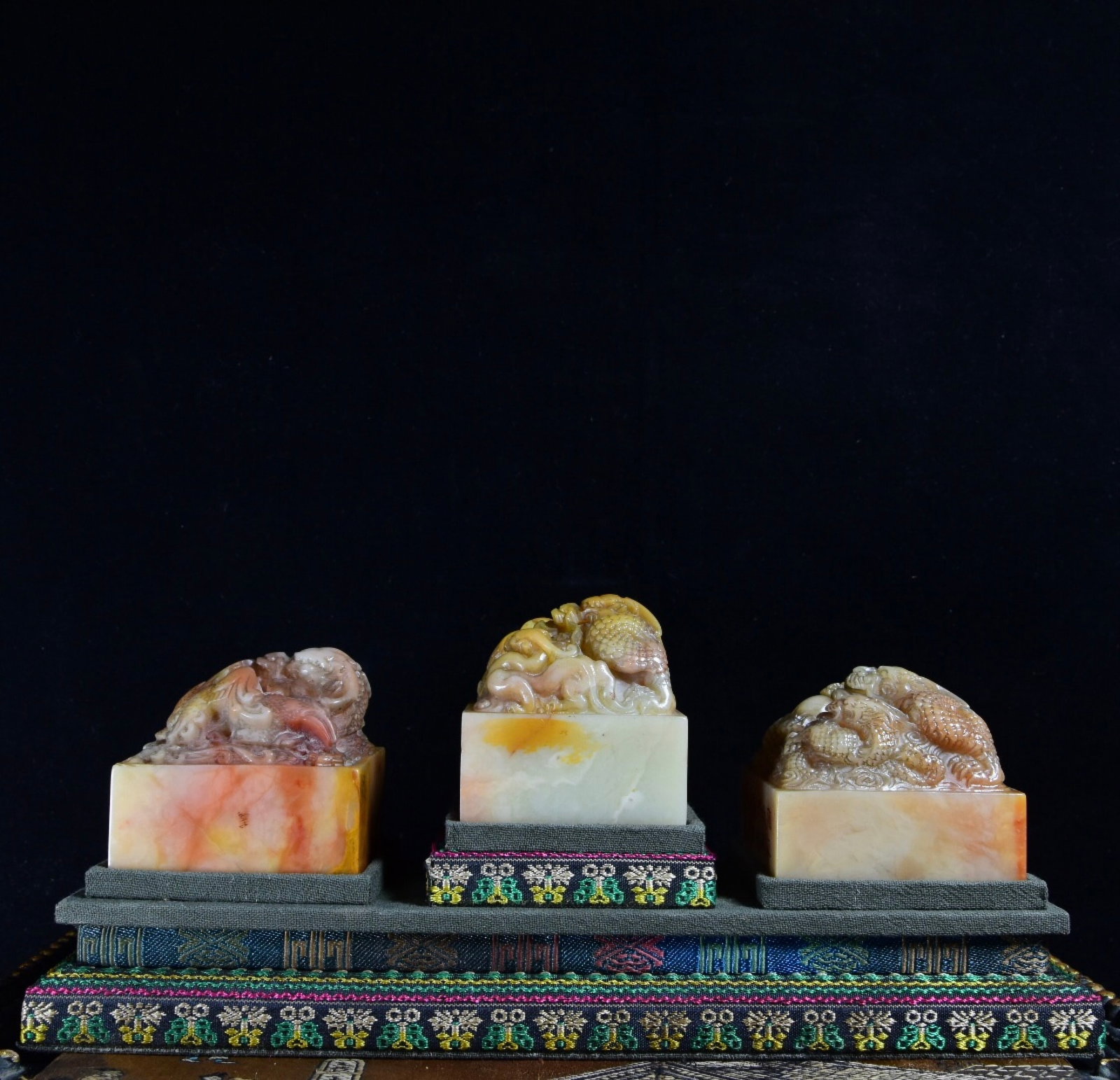 A Set of Fine Tianhuang Stone Dragon Pattern Seals - 5