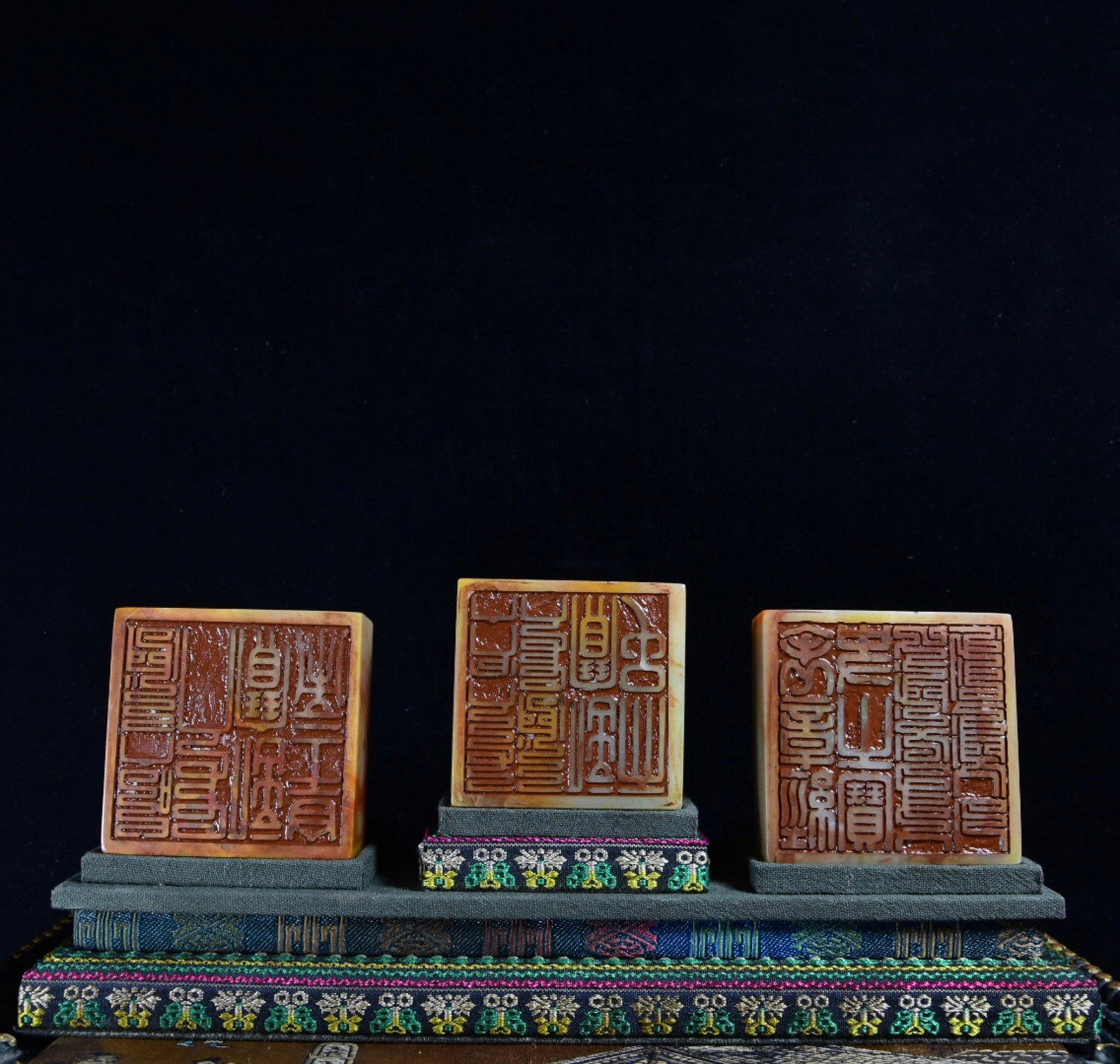 A Set of Fine Tianhuang Stone Dragon Pattern Seals - 8