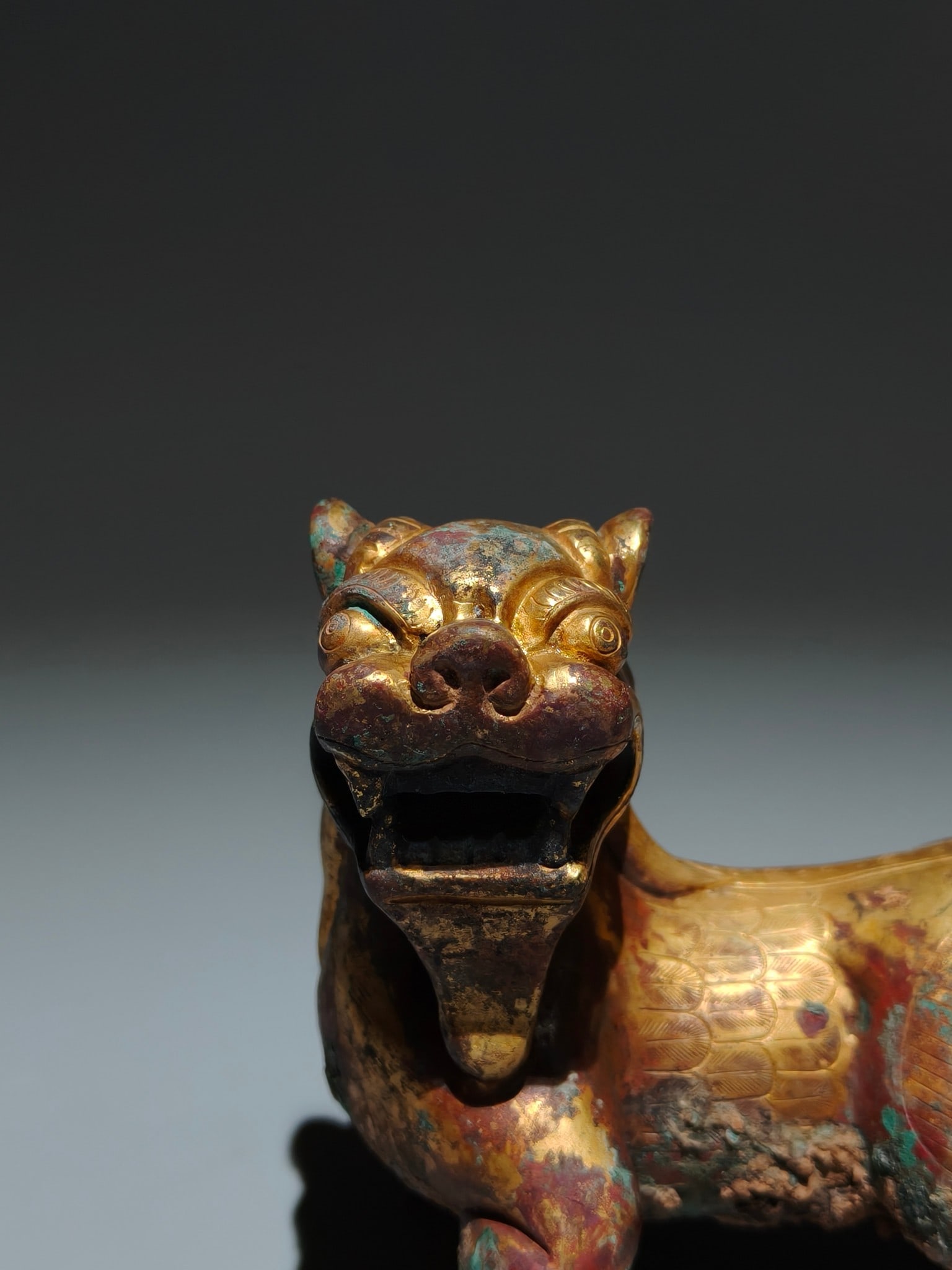 An Exquisite Gilt Bronze Auspicious Beast Ornament - 2