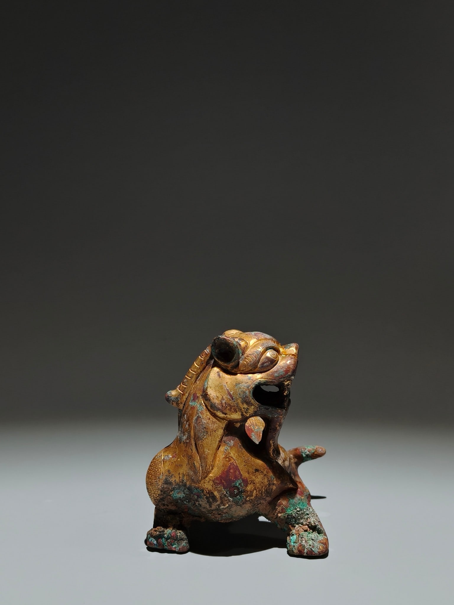 An Exquisite Gilt Bronze Auspicious Beast Ornament - 3