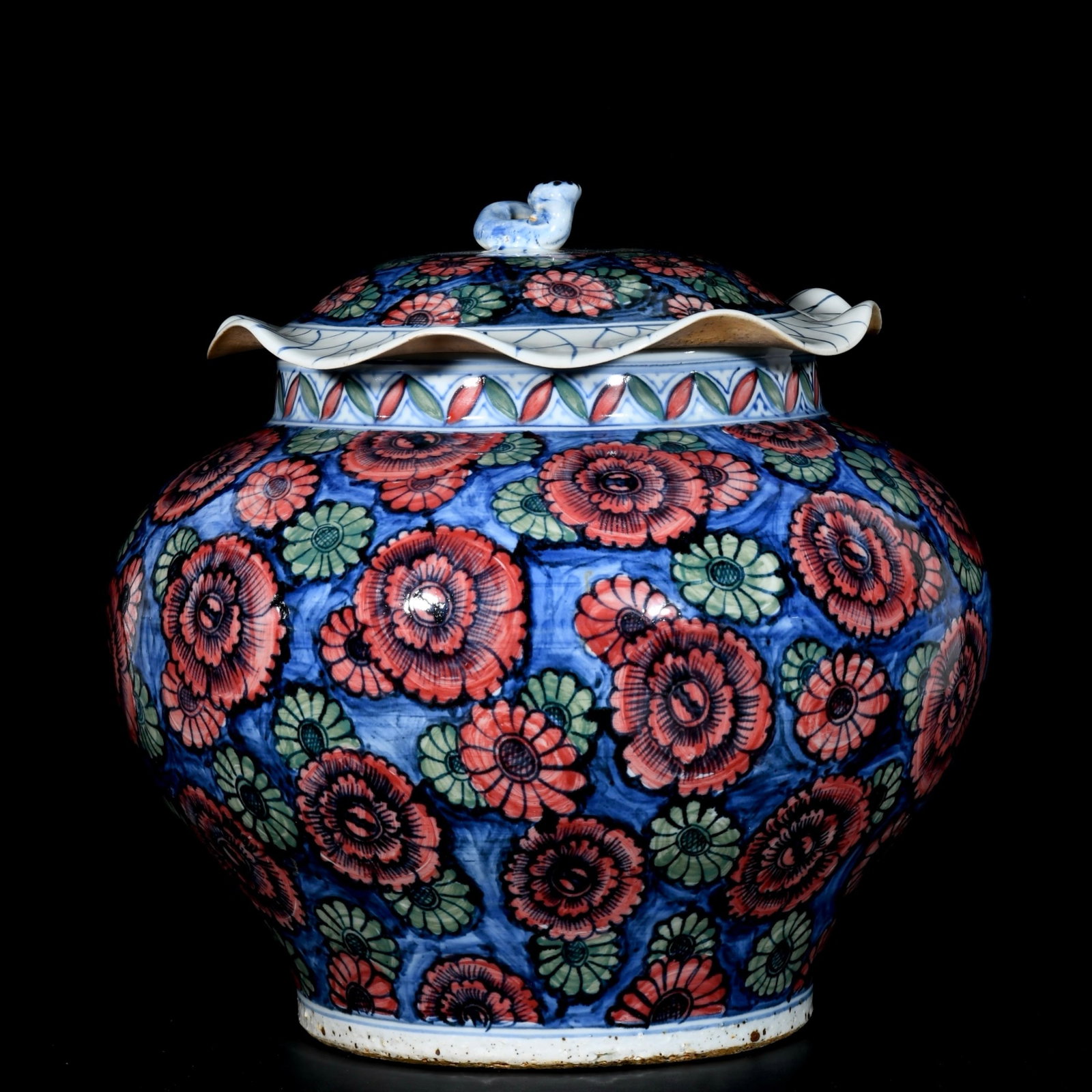 A Rare Blue and White Red Green Color Flower Pattern Cover Jar - 3