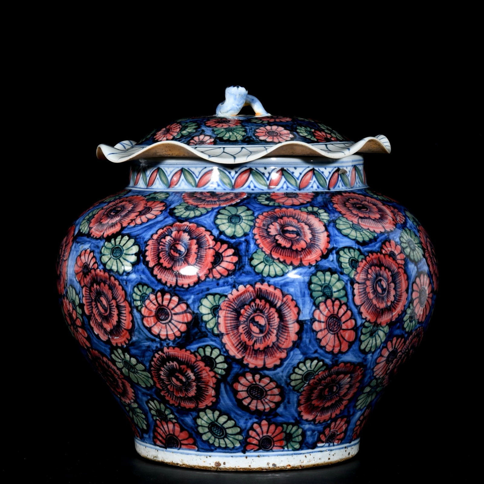 A Rare Blue and White Red Green Color Flower Pattern Cover Jar - 4