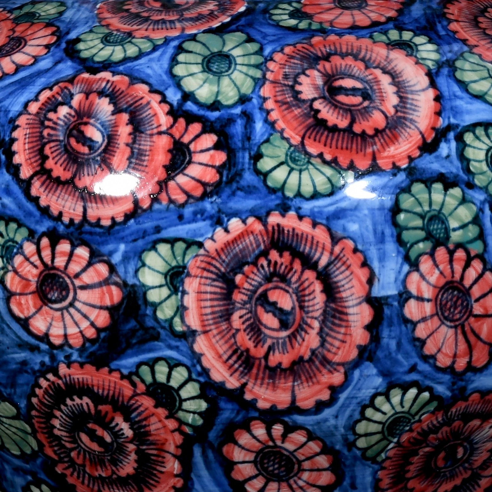 A Rare Blue and White Red Green Color Flower Pattern Cover Jar - 5
