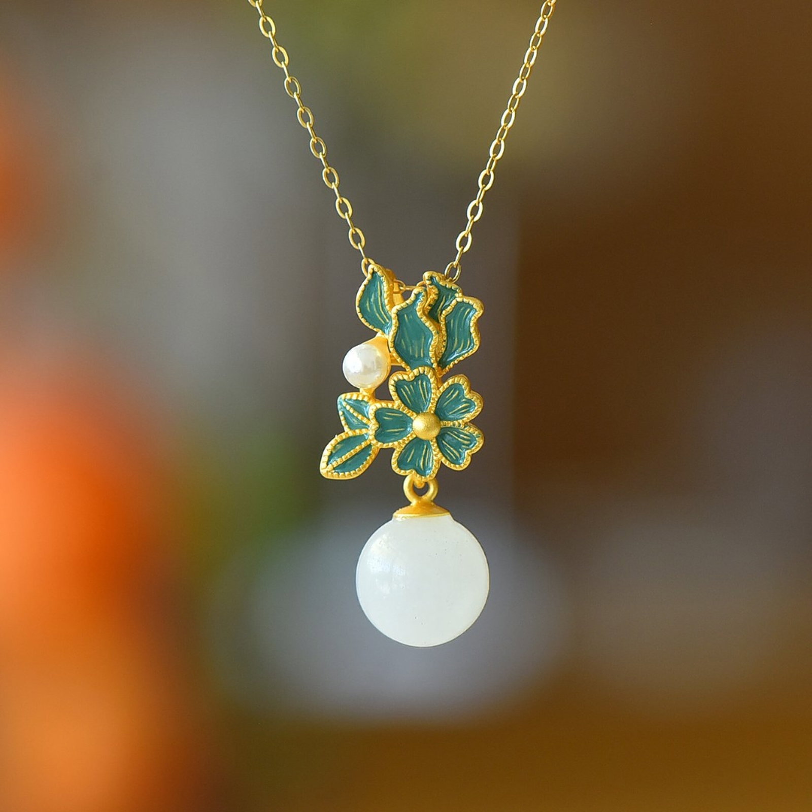 A Set of Fine Sterling Silver-Gold Plated Inlaid White Jade Jewelrys,Inlaid Pearl: Estimated Value:600-1200 A Set of Fine Sterling Silver-Gold Plated Inlaid White Jade Jewelrys,Inlaid Pearl 一套纯银镀金镶白玉首饰,